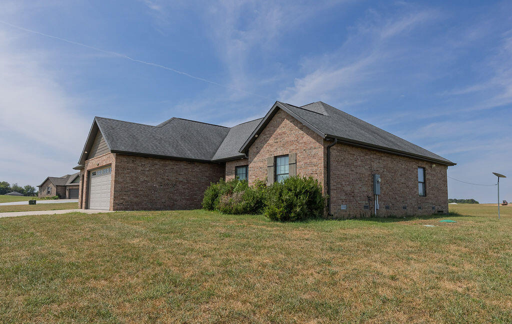 121 Southern Fields Circle Property Photo 6