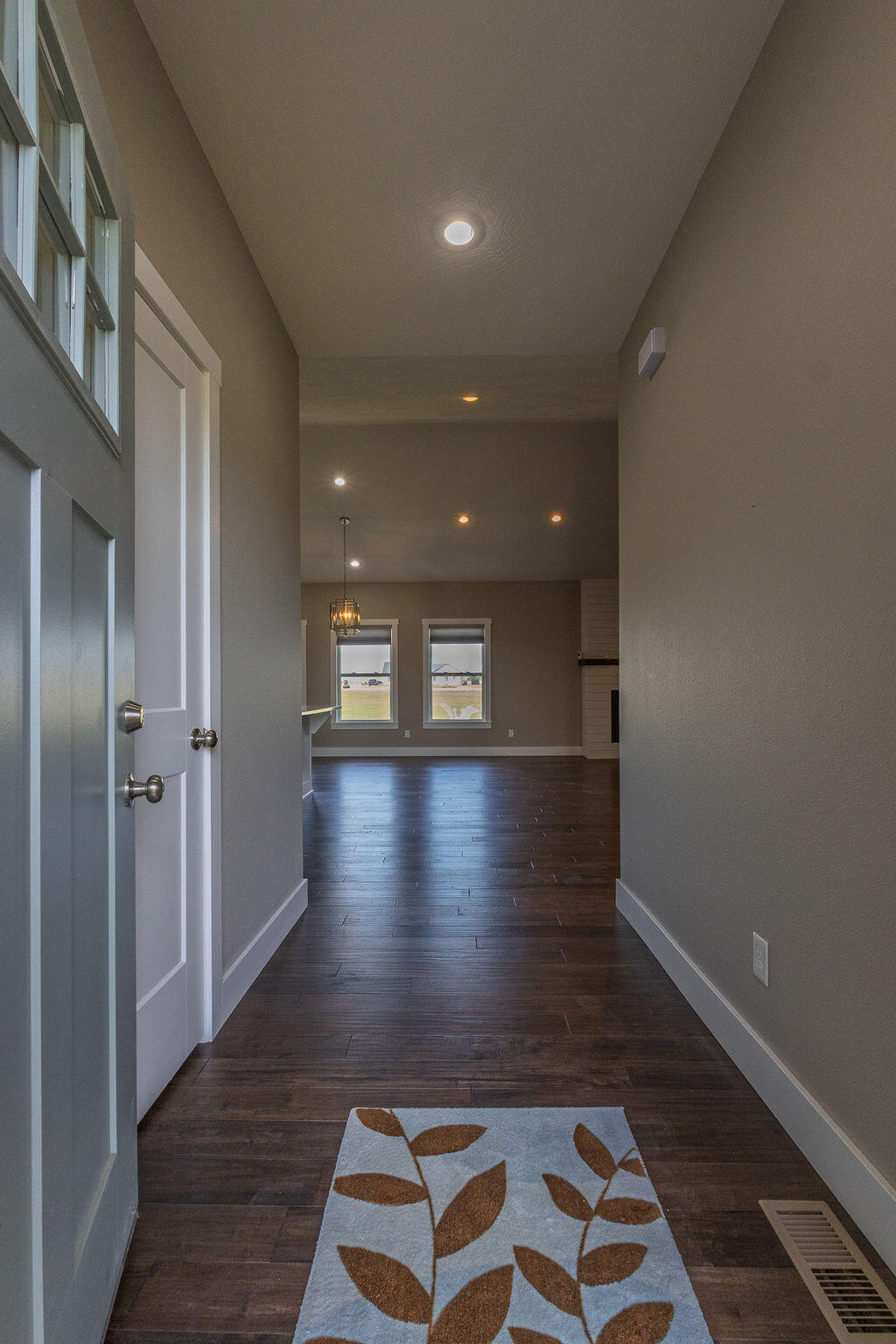121 Southern Fields Circle Property Photo 8