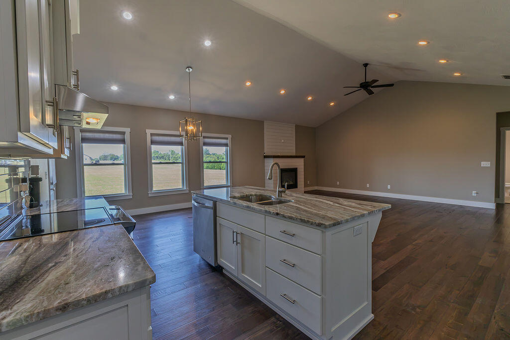 121 Southern Fields Circle Property Photo 11