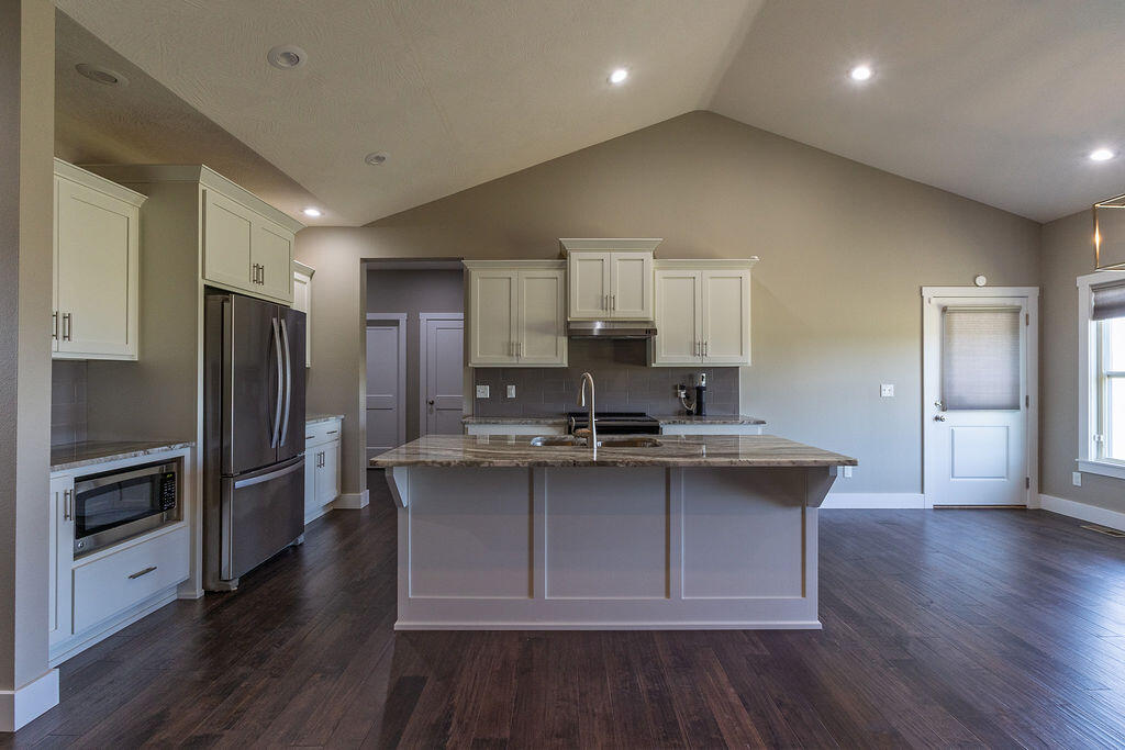 121 Southern Fields Circle Property Photo 12
