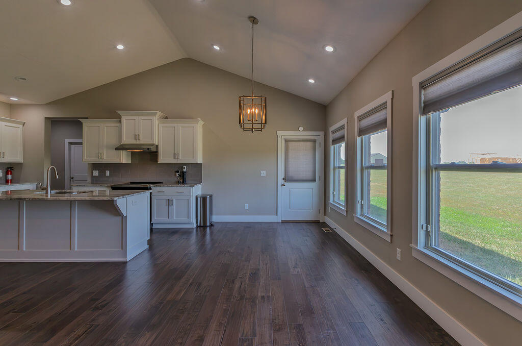 121 Southern Fields Circle Property Photo 14