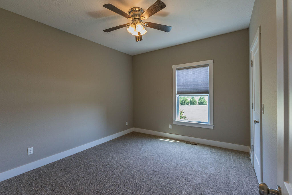 121 Southern Fields Circle Property Photo 20