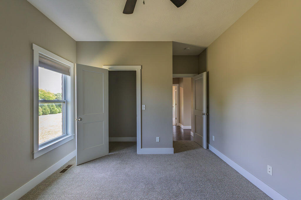 121 Southern Fields Circle Property Photo 25