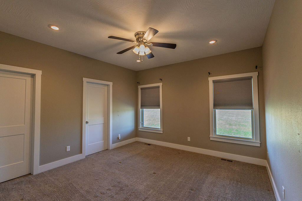 121 Southern Fields Circle Property Photo 29