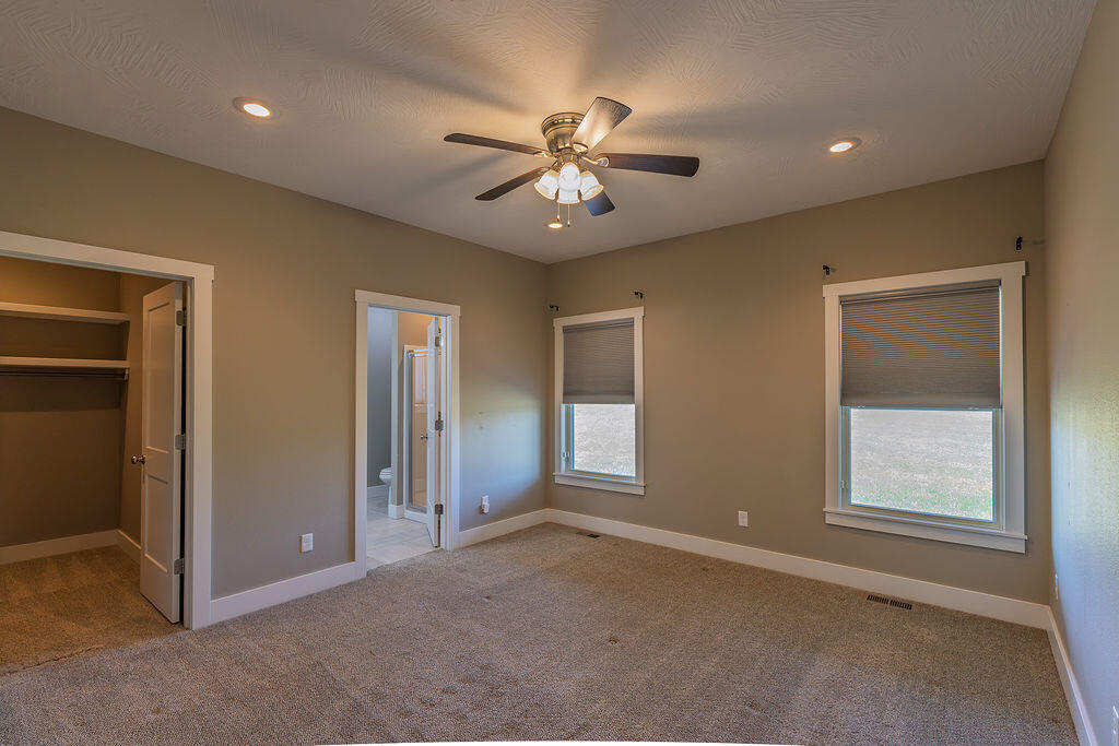 121 Southern Fields Circle Property Photo 30