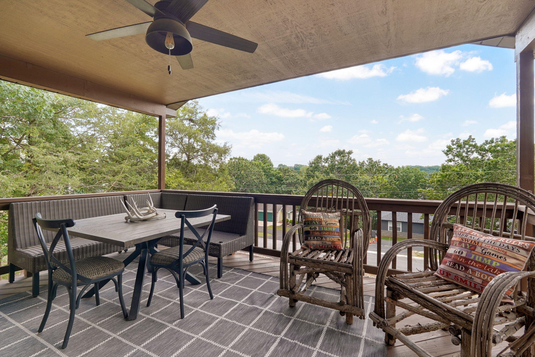 313 Lakefront Circle Property Photo 17