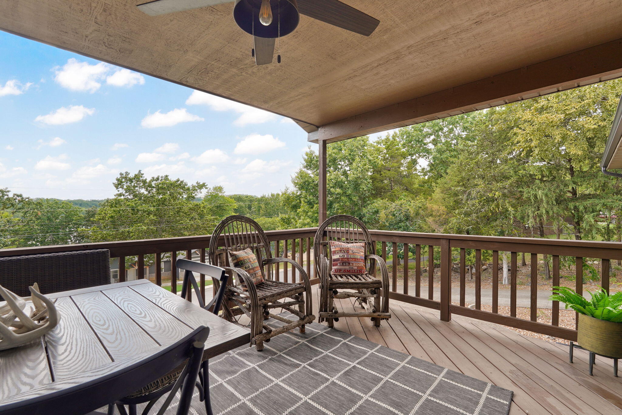 313 Lakefront Circle Property Photo 18