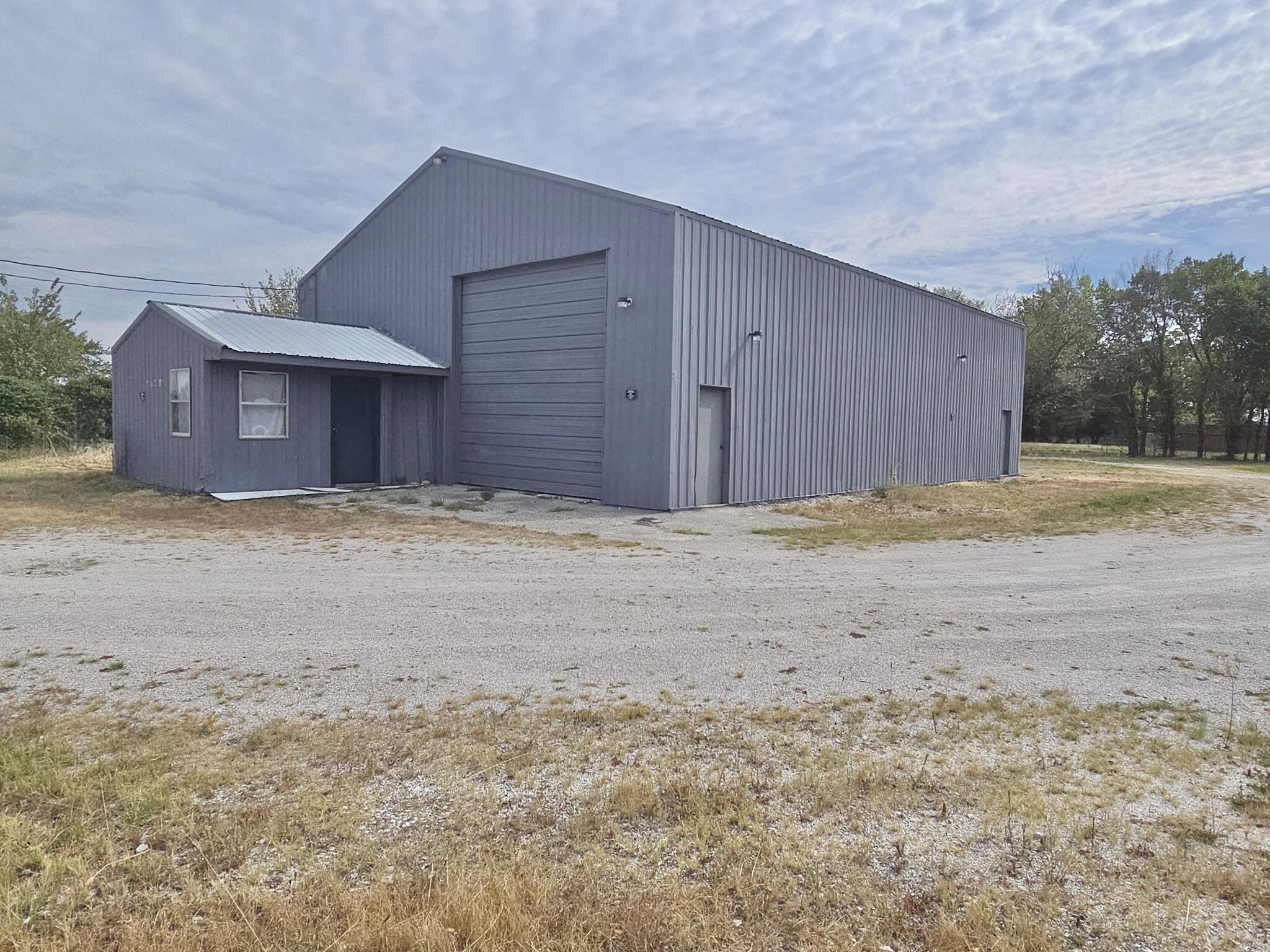 9741 Gateway Drive Property Photo 1