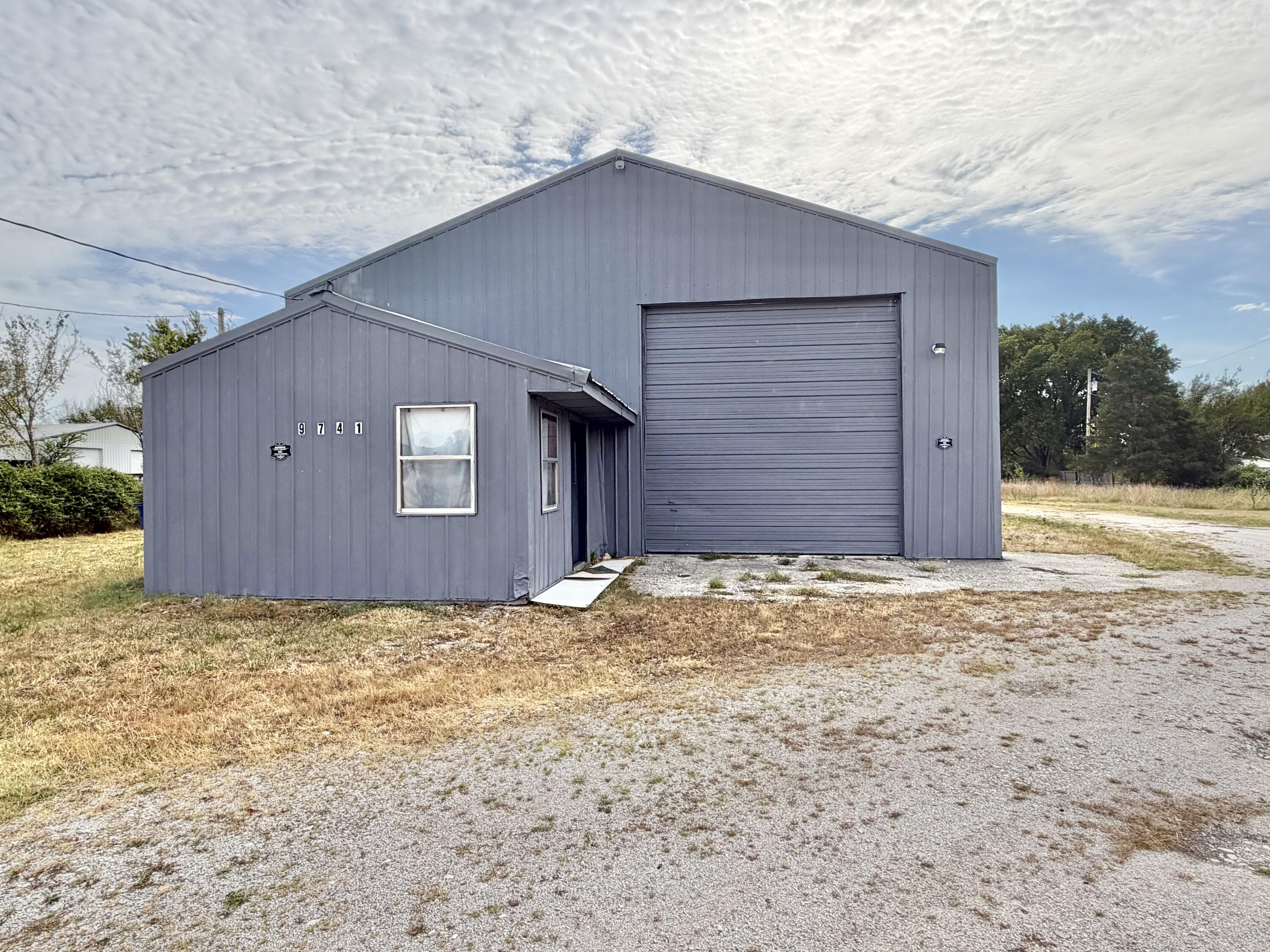 9741 Gateway Drive Property Photo 2