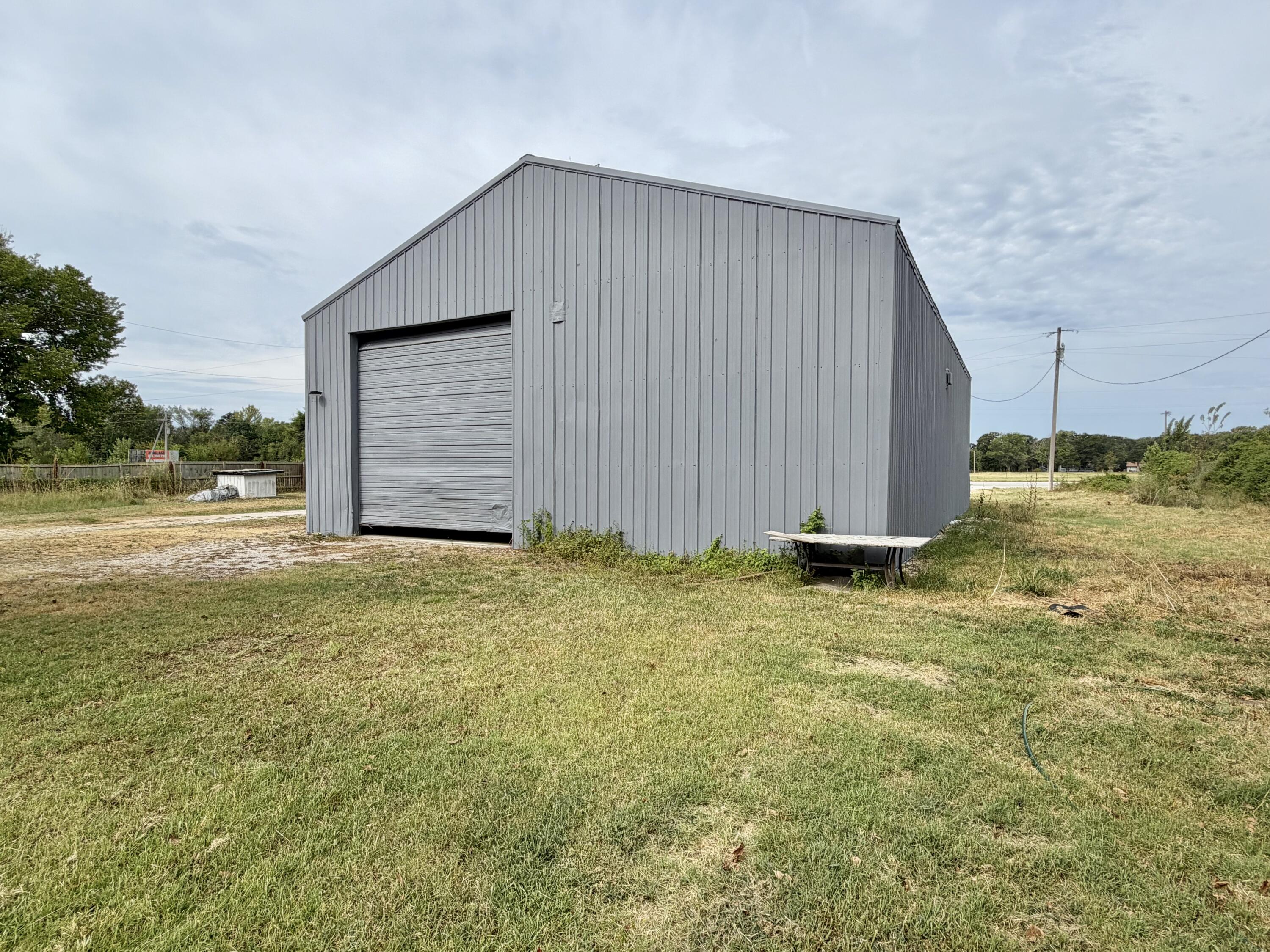 9741 Gateway Drive Property Photo 3