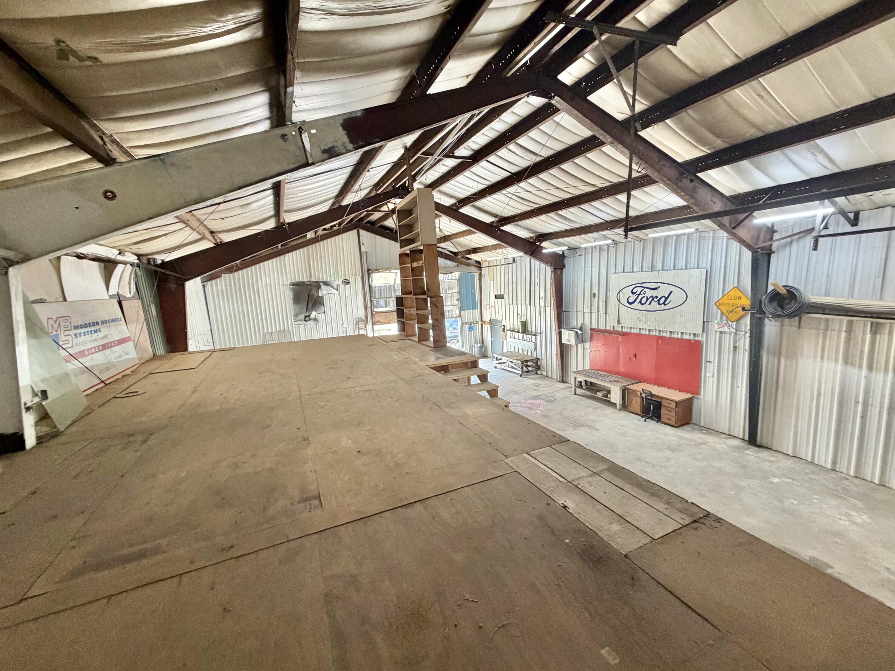 9741 Gateway Drive Property Photo 10