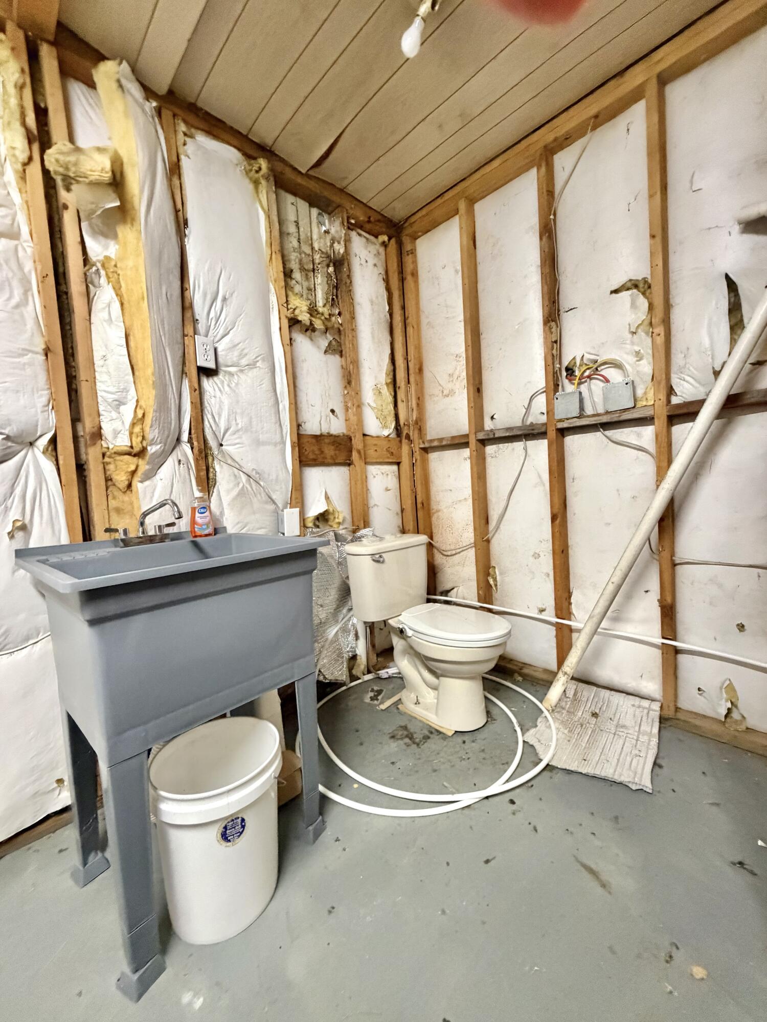 9741 Gateway Drive Property Photo 17
