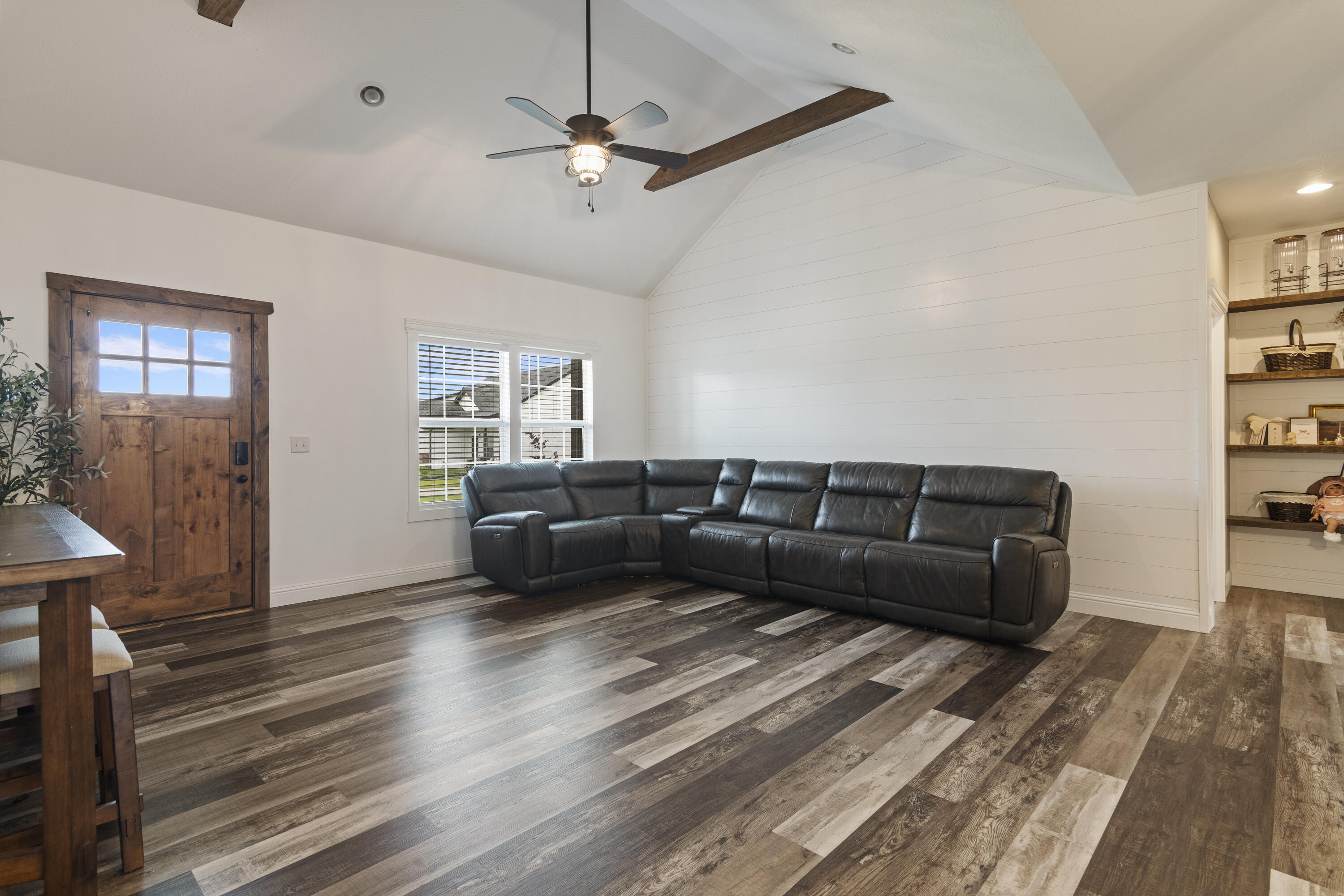 2390 South Sedona Court Property Photo 6