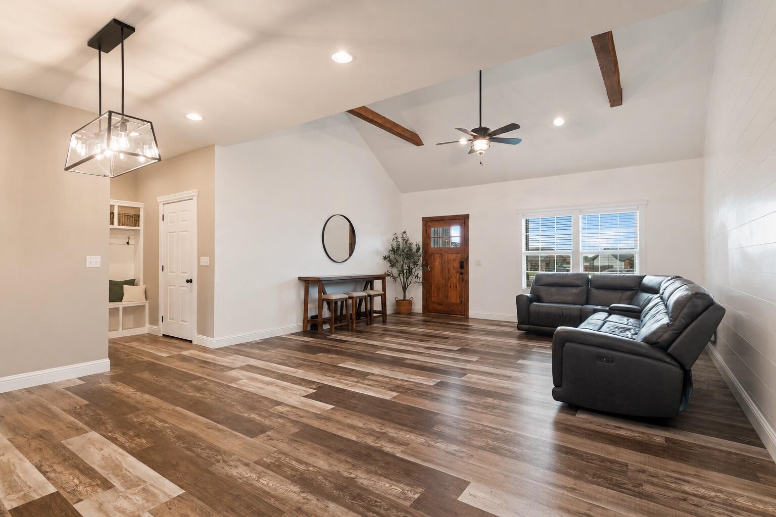 2390 South Sedona Court Property Photo 8