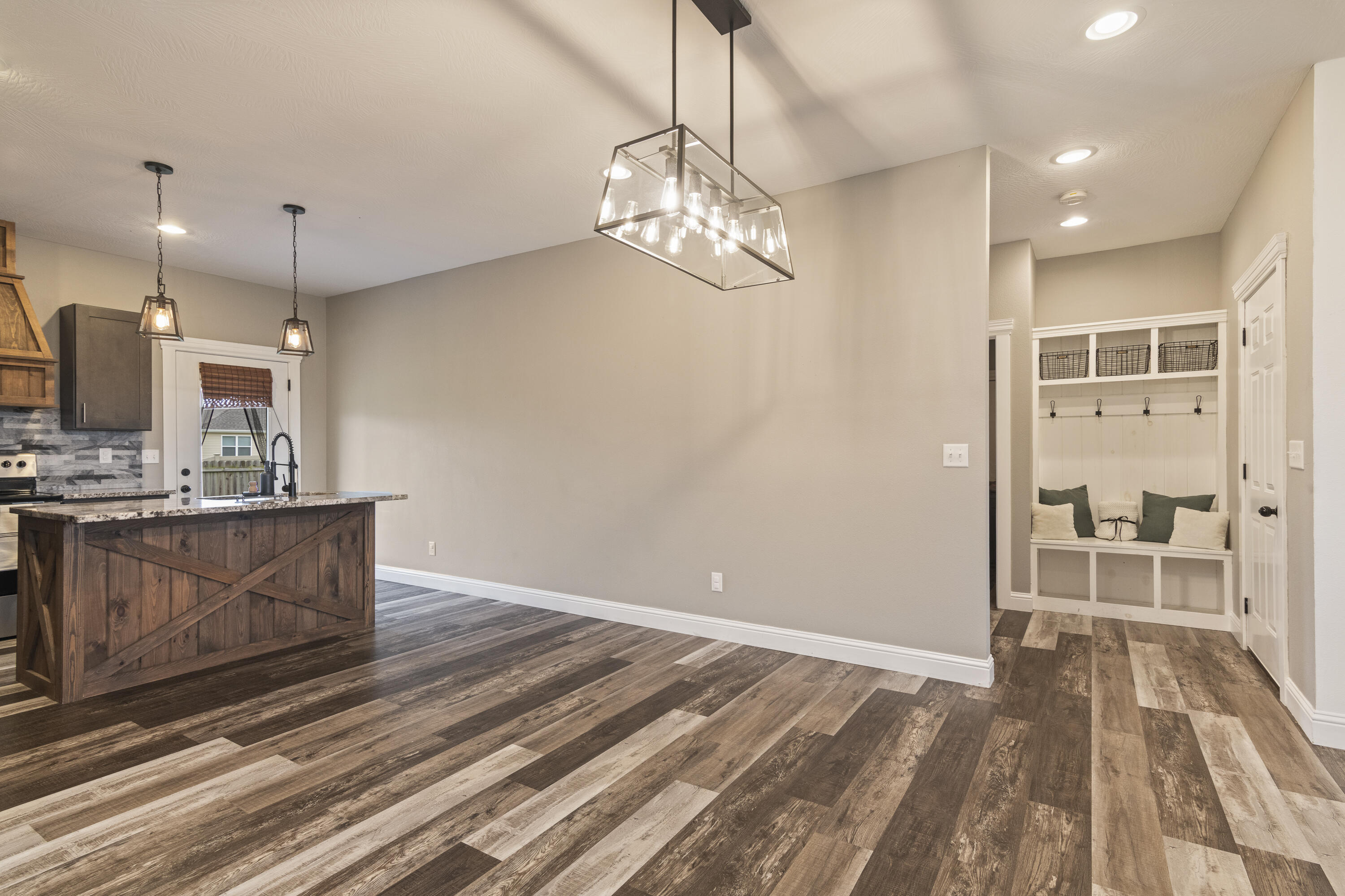 2390 South Sedona Court Property Photo 10