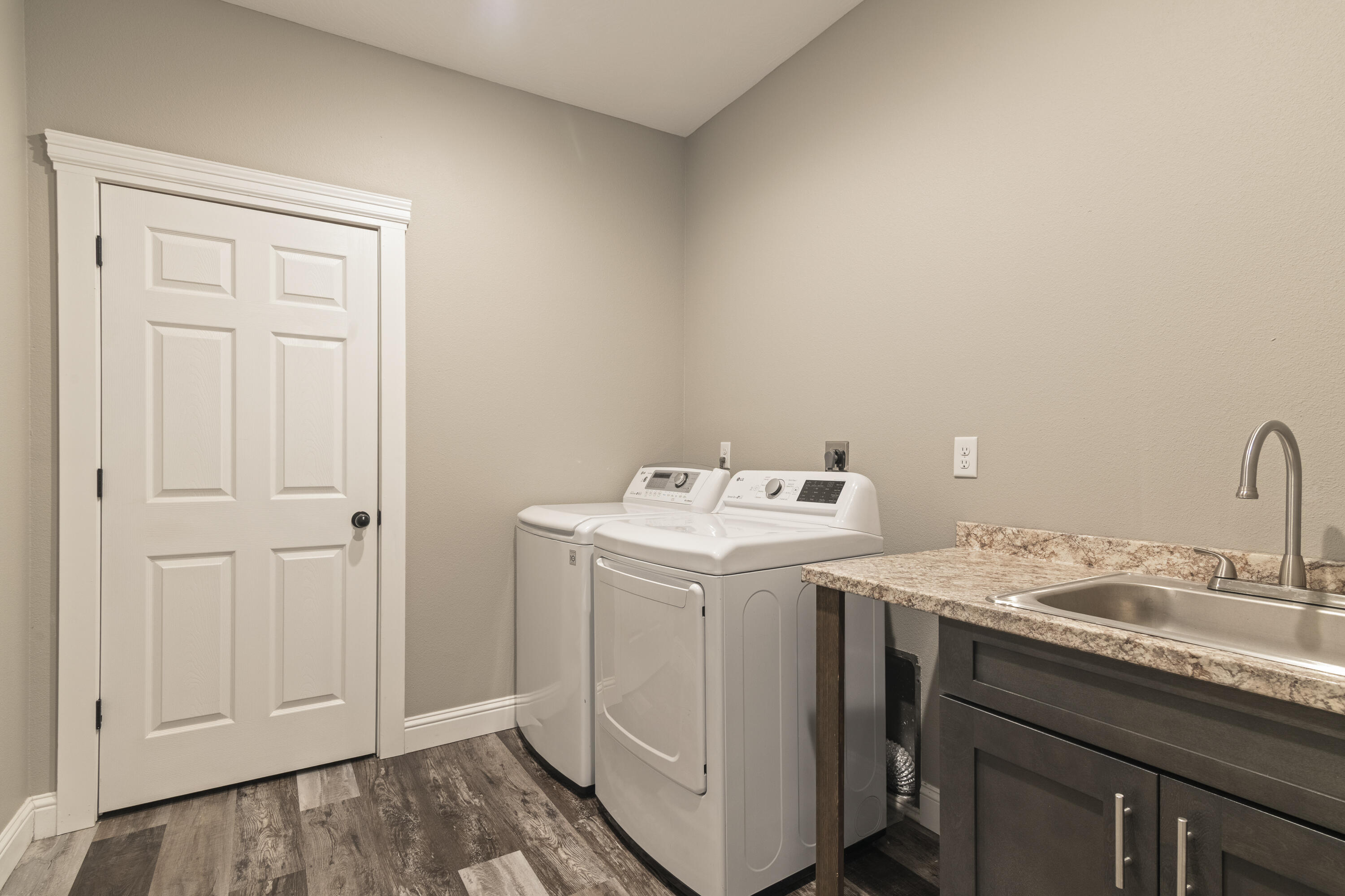 2390 South Sedona Court Property Photo 15