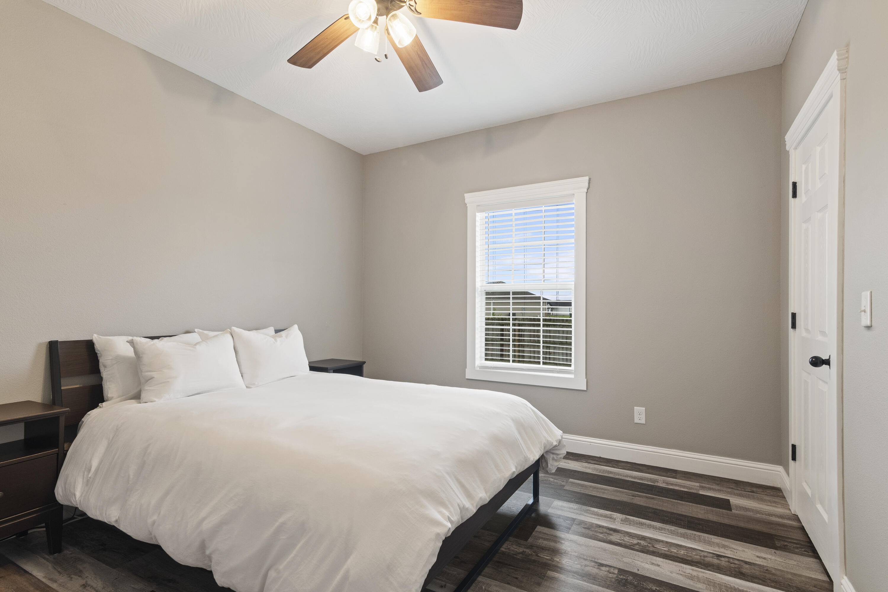 2390 South Sedona Court Property Photo 24