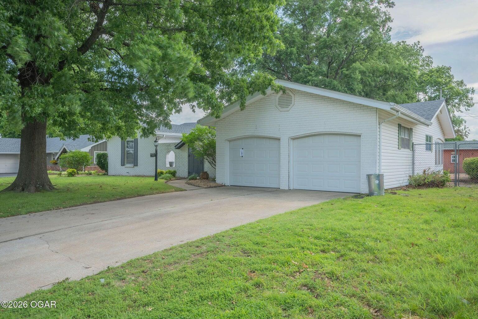 2905 South Illinois Avenue Property Photo 2