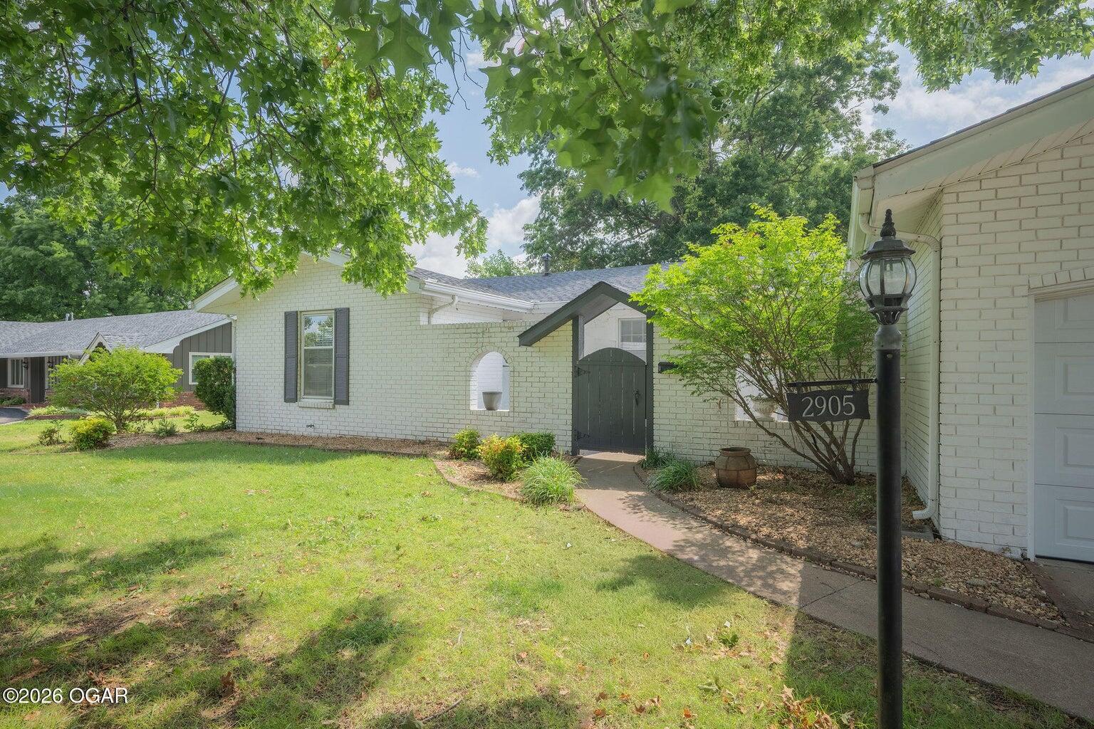 2905 South Illinois Avenue Property Photo 4