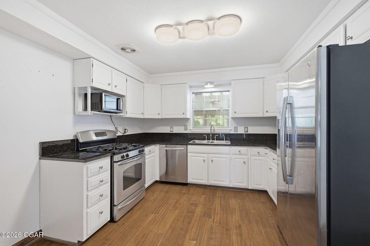 2905 South Illinois Avenue Property Photo 12