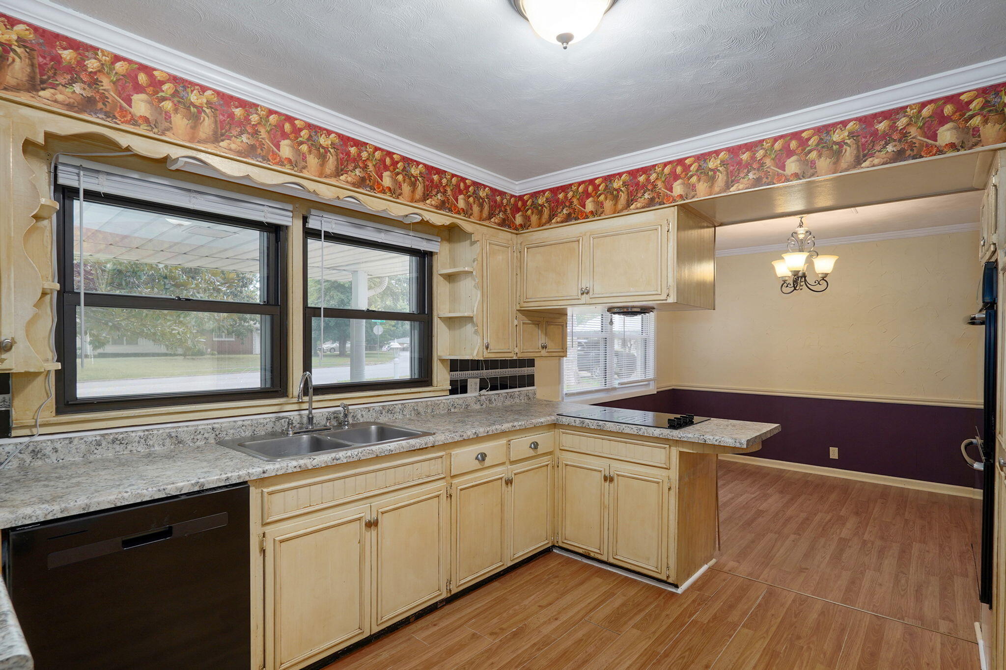 677 West Westview Street Property Photo 10