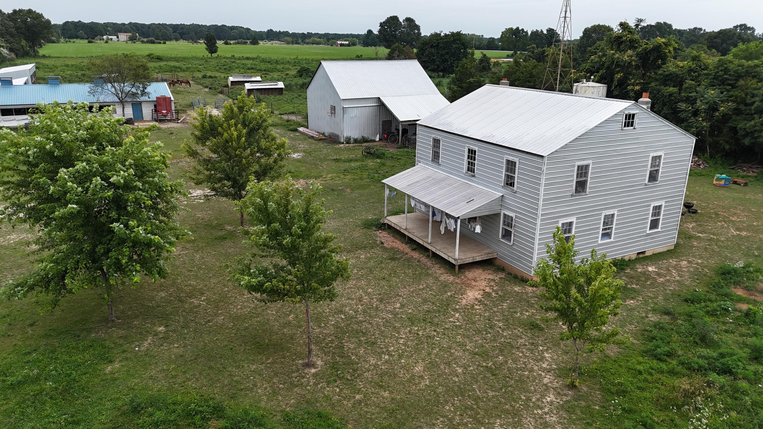 638 Centerpoint Road Property Photo 2