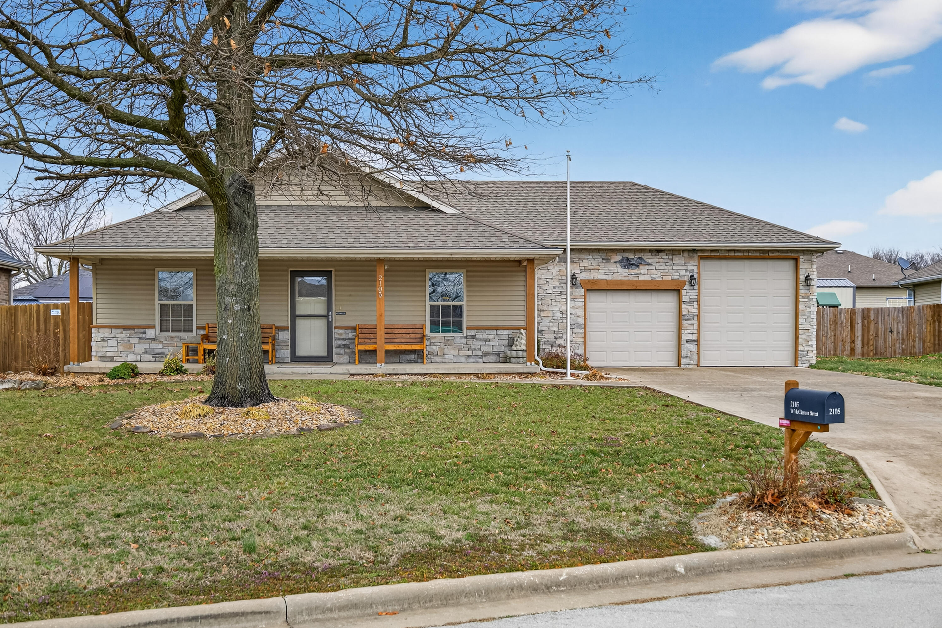 2105 West Mcclernon Street Property Photo 1