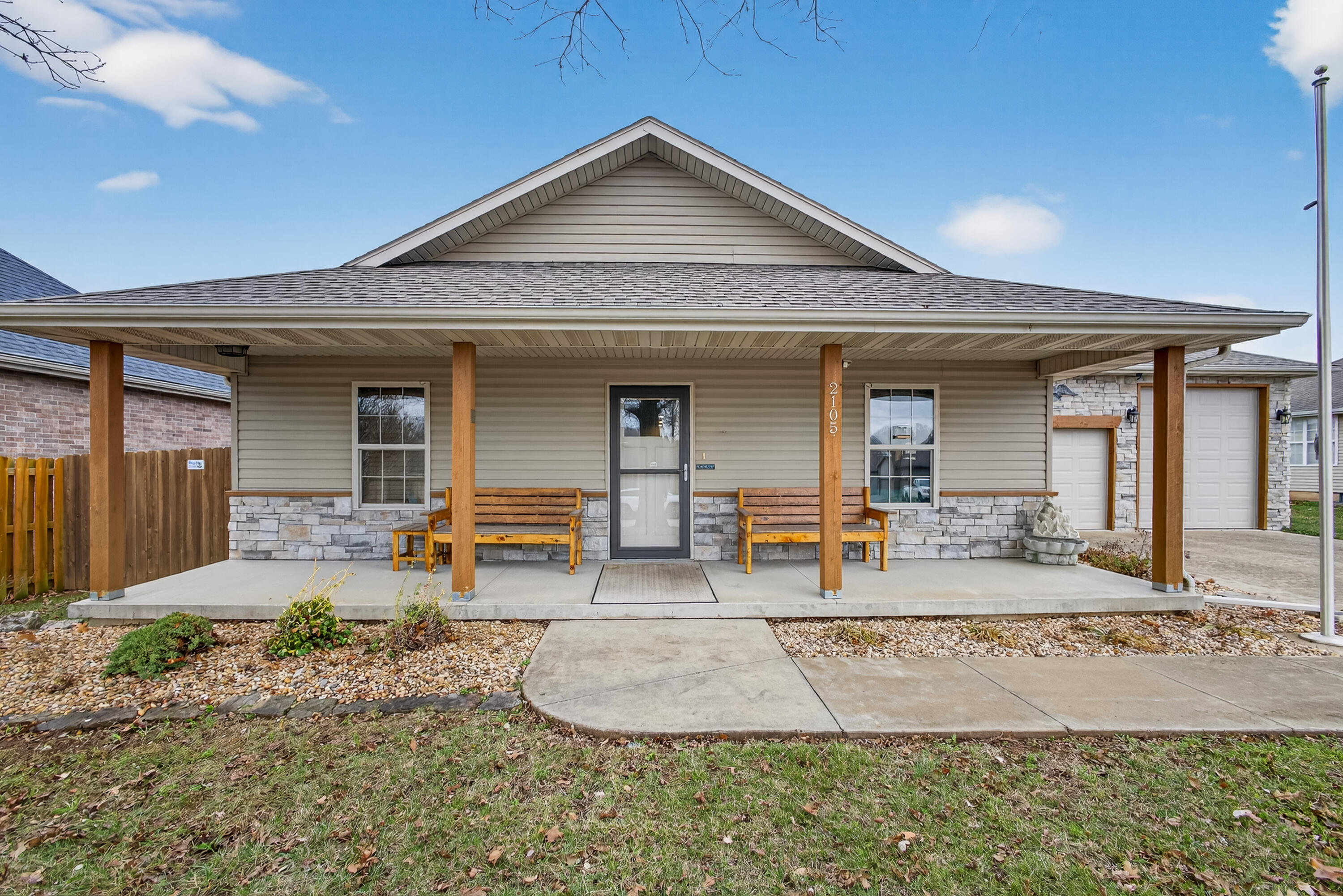 2105 West Mcclernon Street Property Photo 4