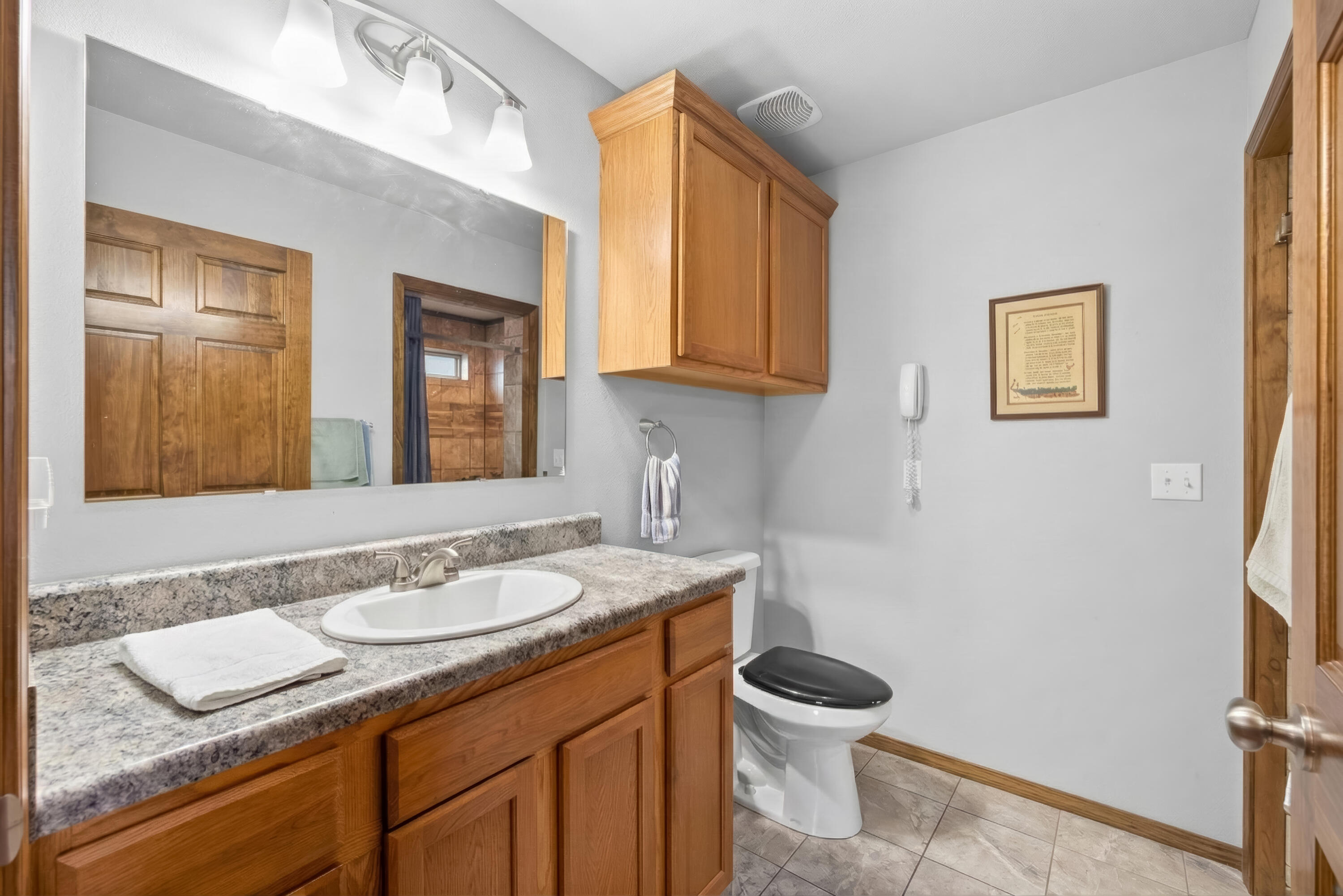 2105 West Mcclernon Street Property Photo 18