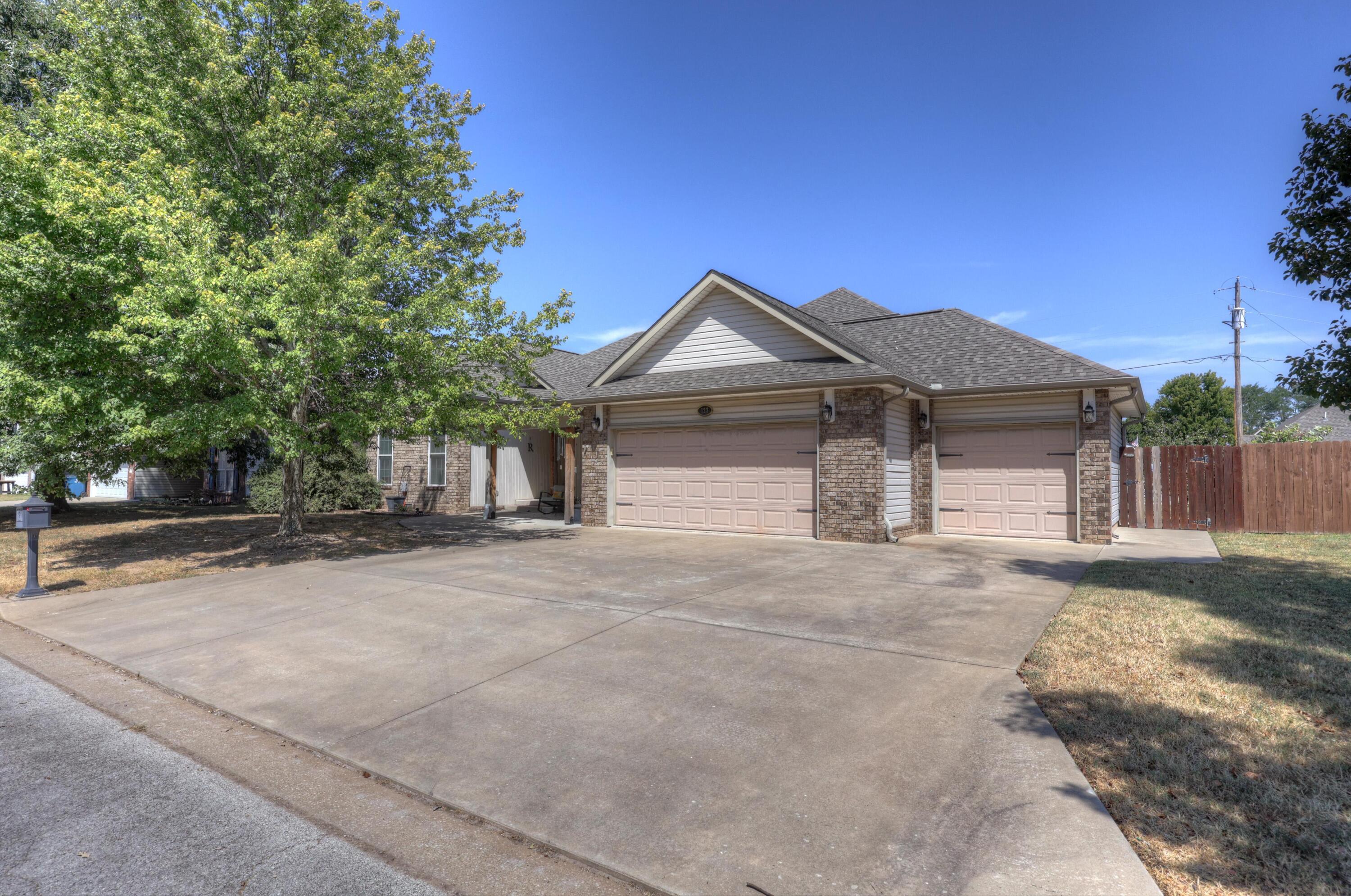 123 Jared Boulevard Property Photo 1