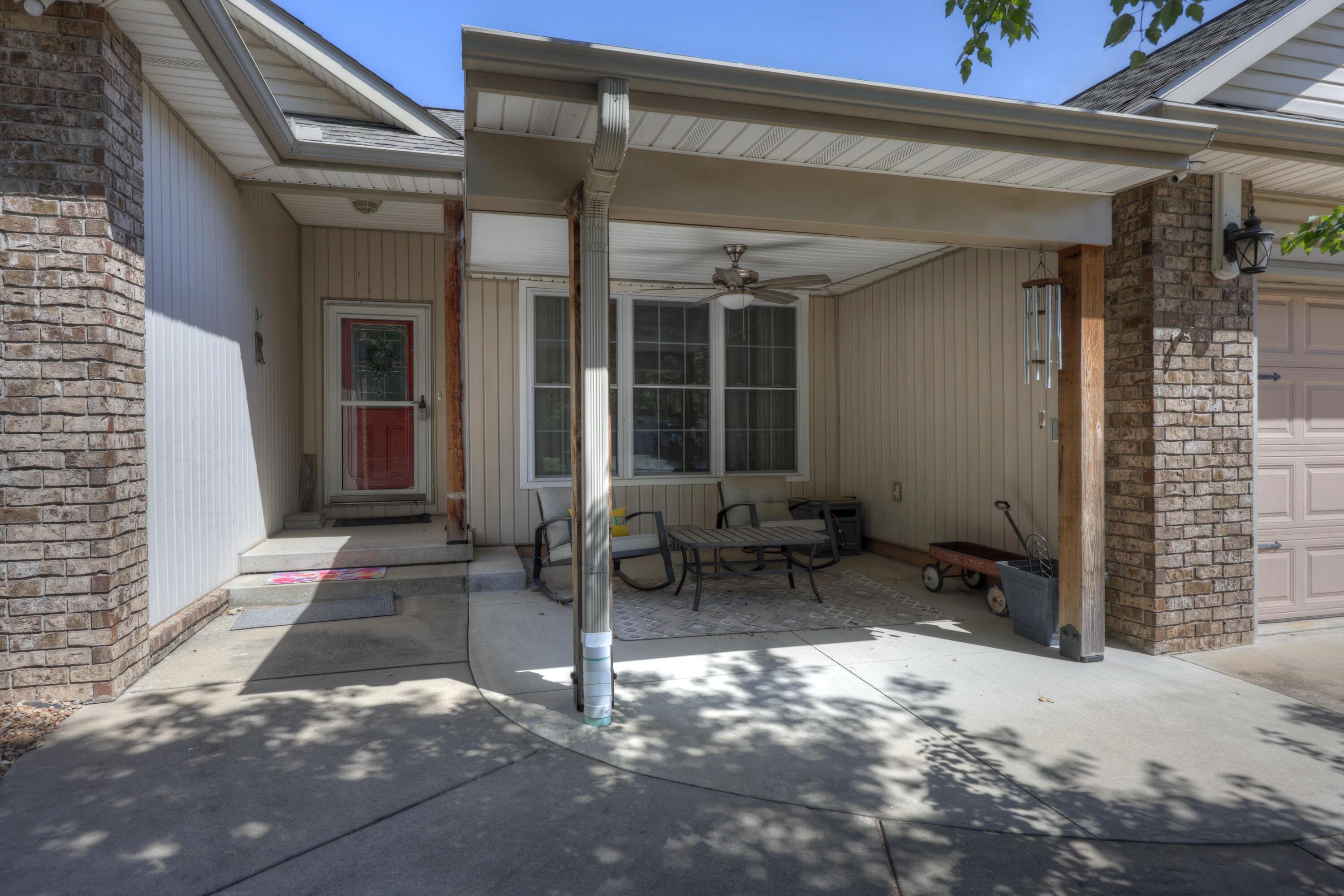 123 Jared Boulevard Property Photo 4