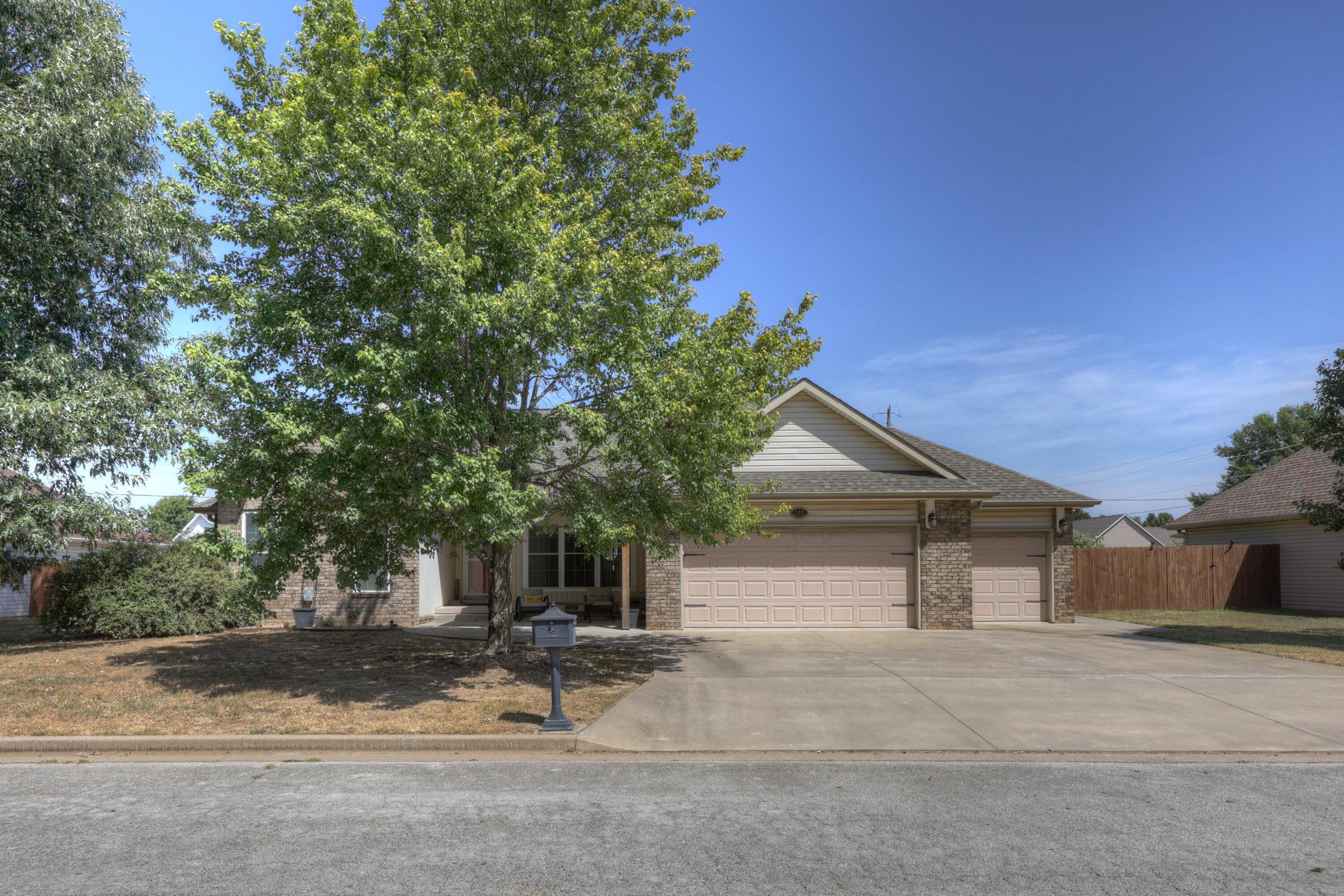 123 Jared Boulevard Property Photo 8