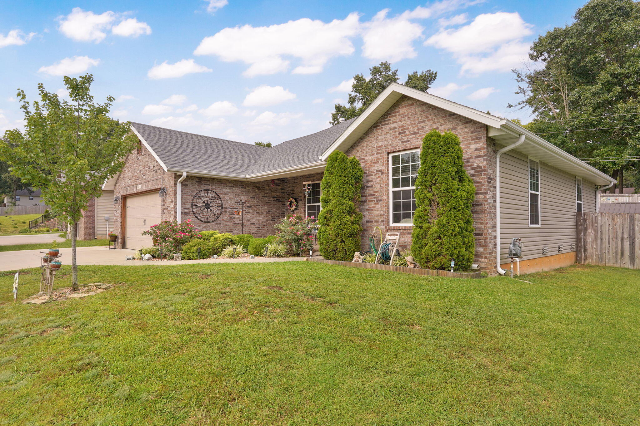5824 South Geranium Lane Property Photo 4
