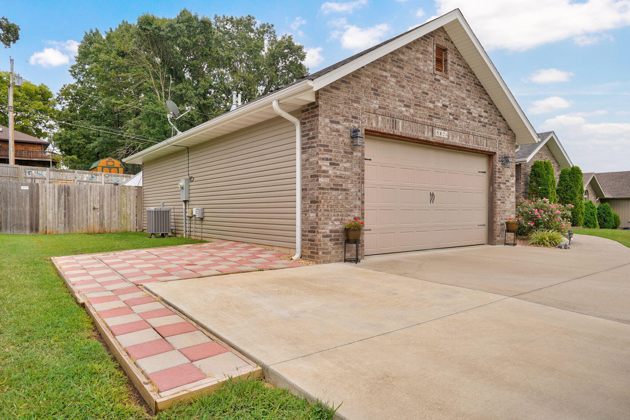 5824 South Geranium Lane Property Photo 6