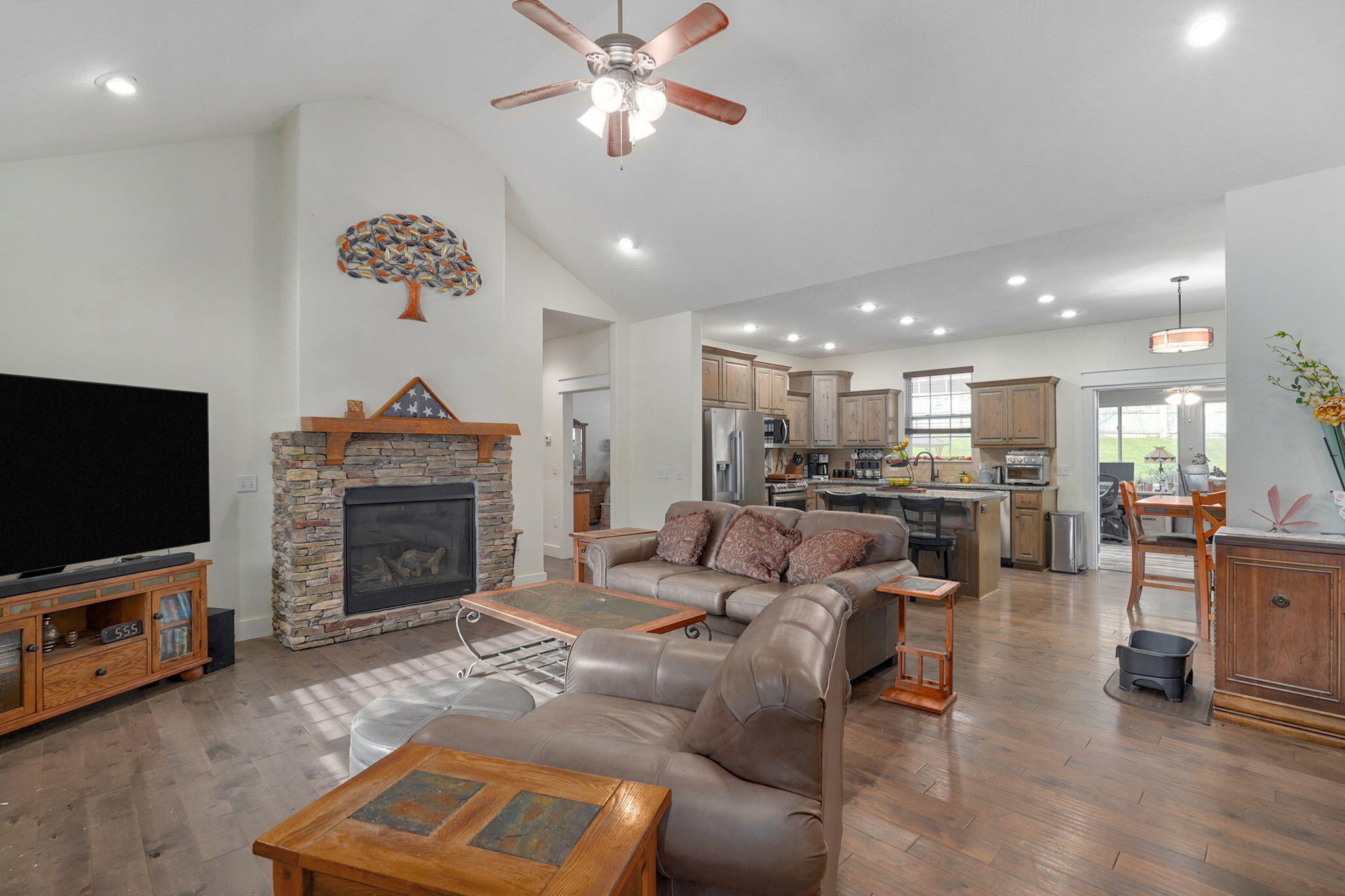 5824 South Geranium Lane Property Photo 7