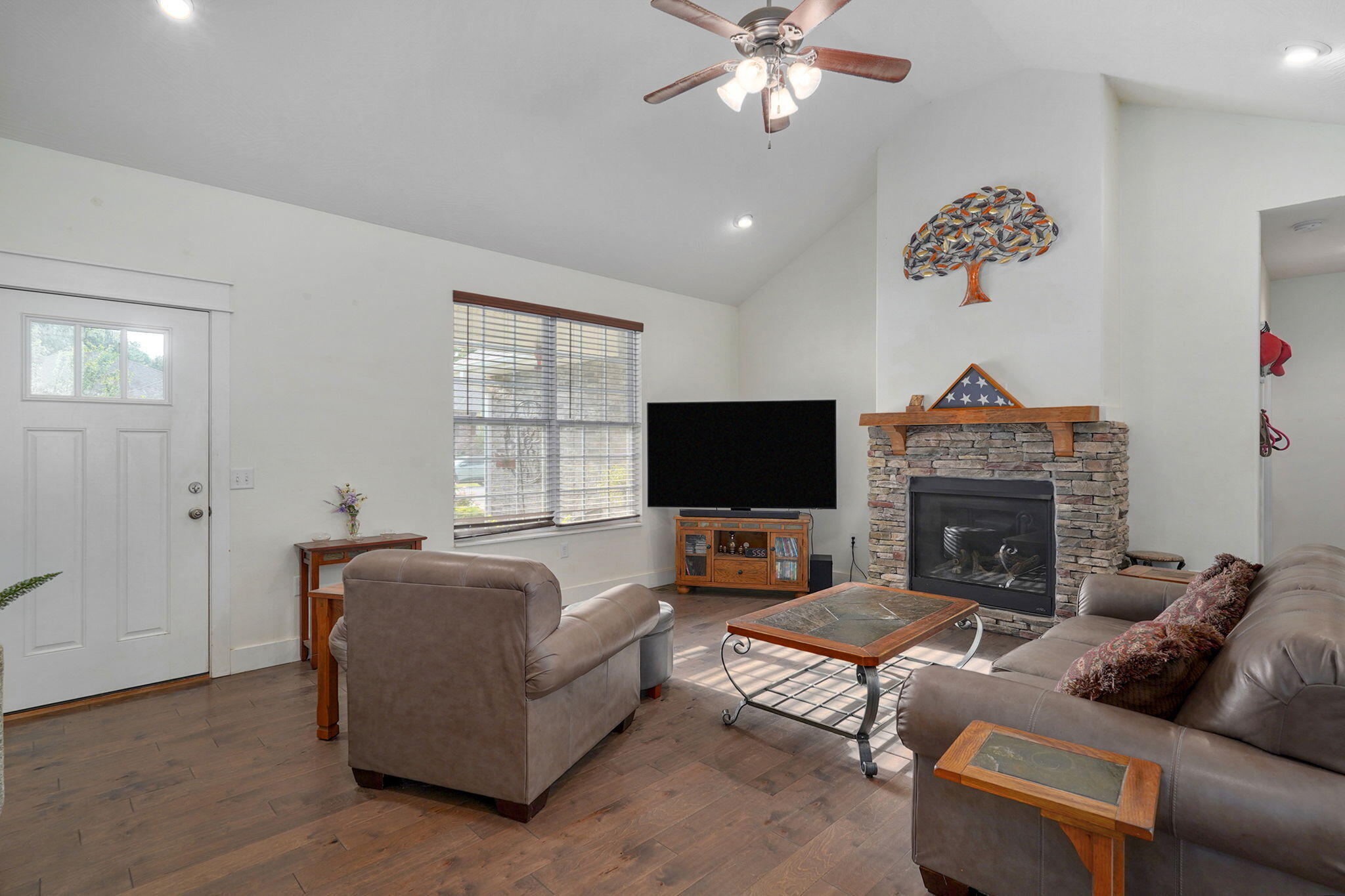 5824 South Geranium Lane Property Photo 8