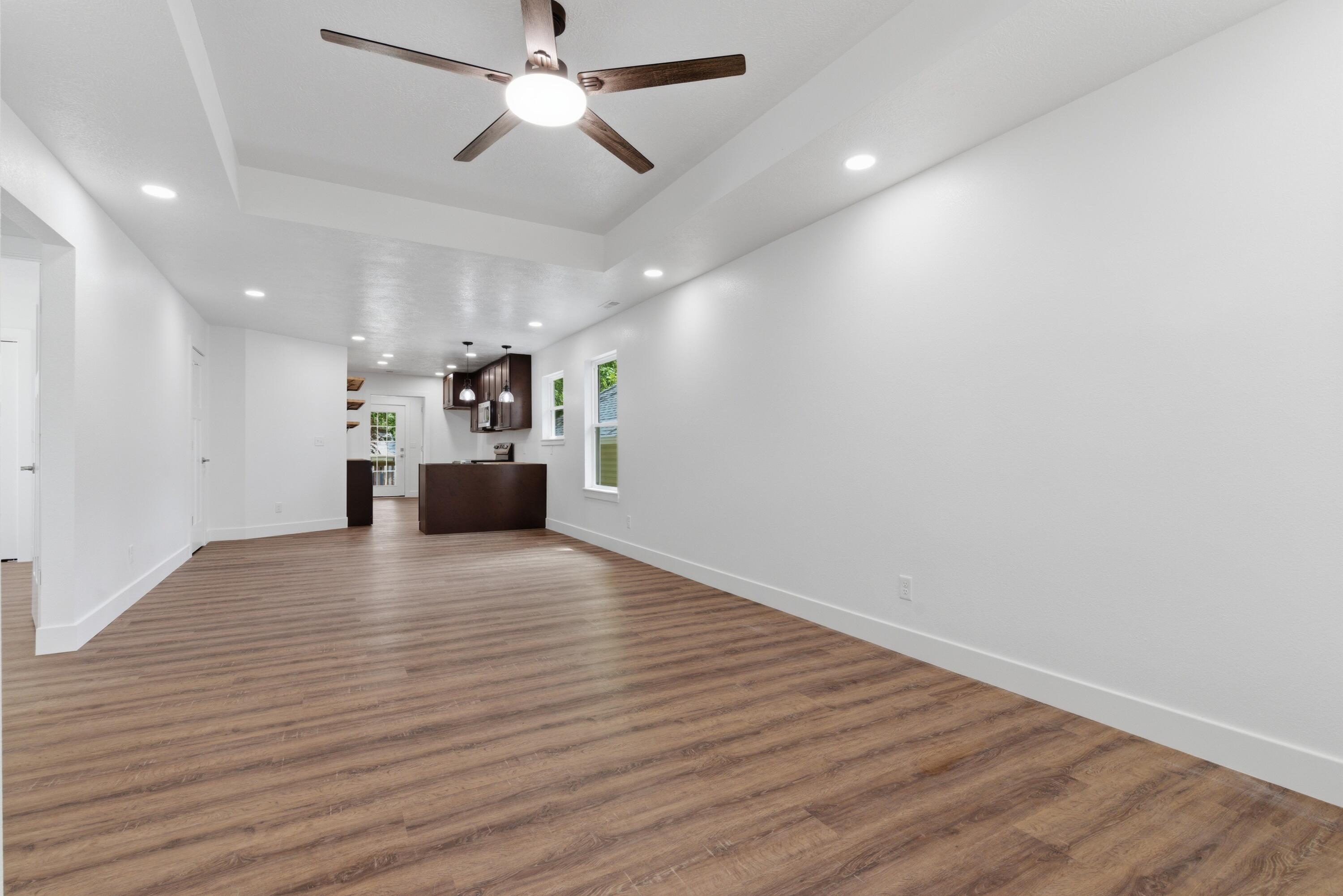 203 Vivian Street Property Photo 2