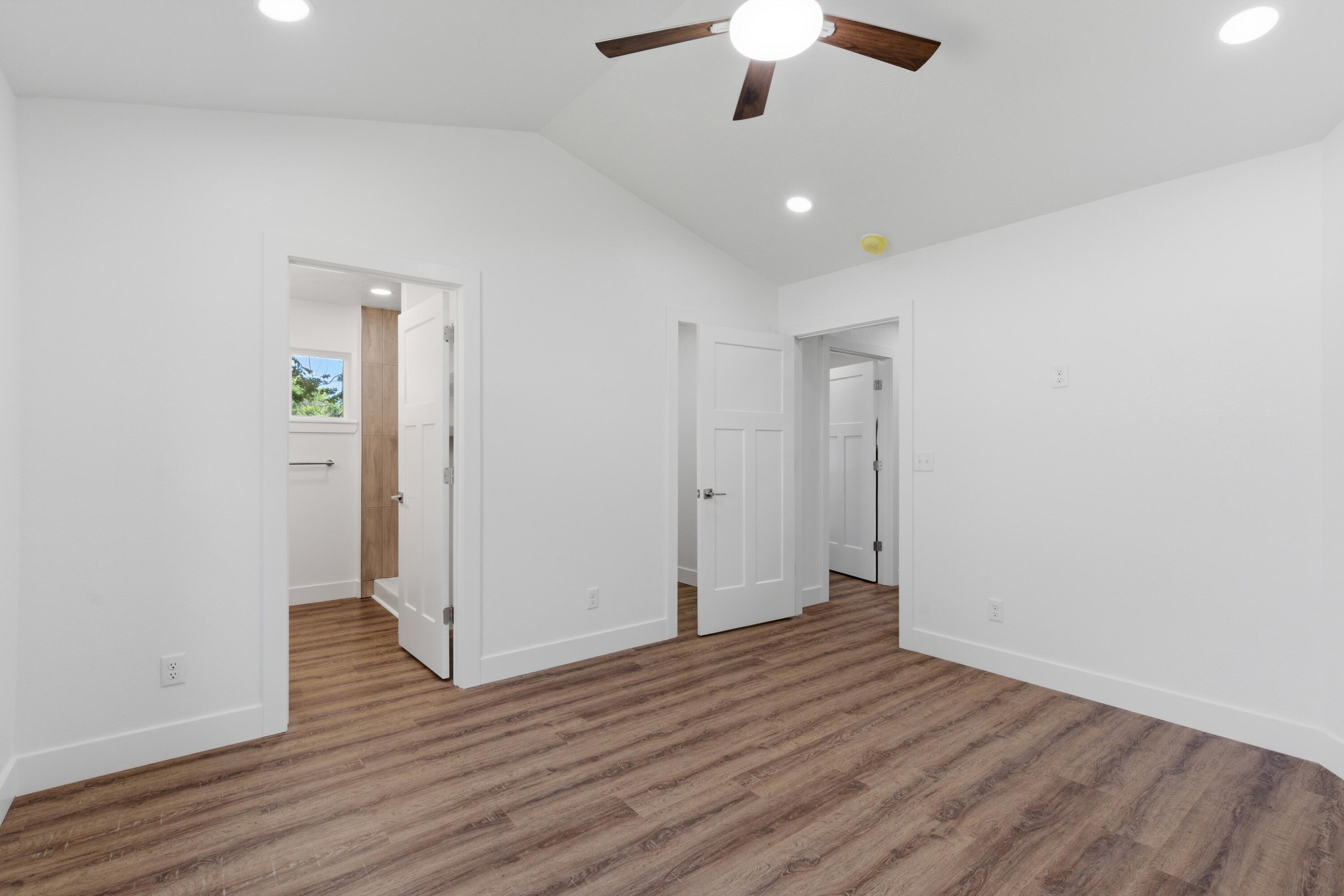 203 Vivian Street Property Photo 10