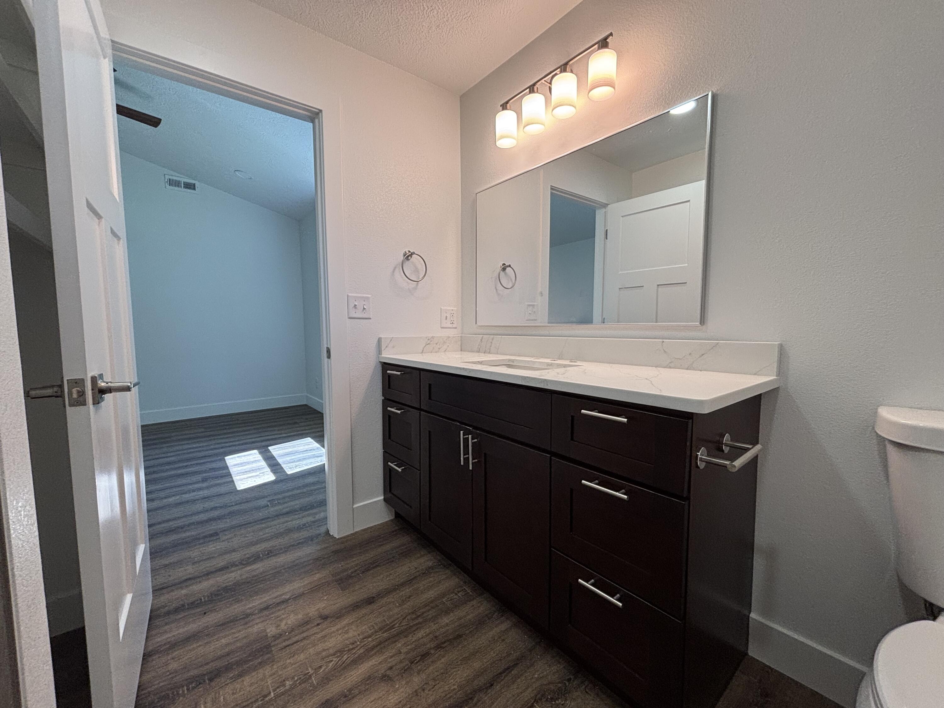 203 Vivian Street Property Photo 14