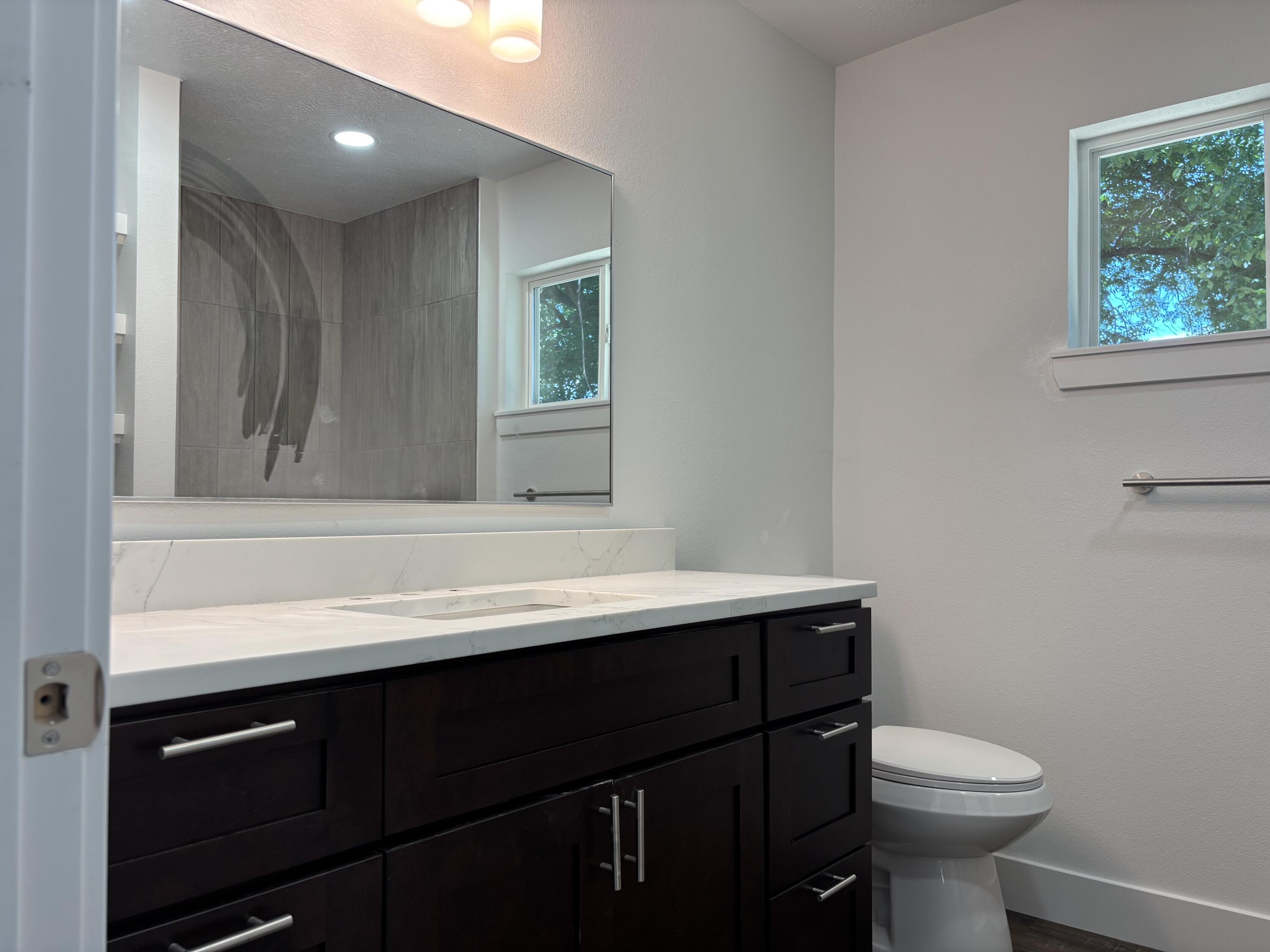 203 Vivian Street Property Photo 15