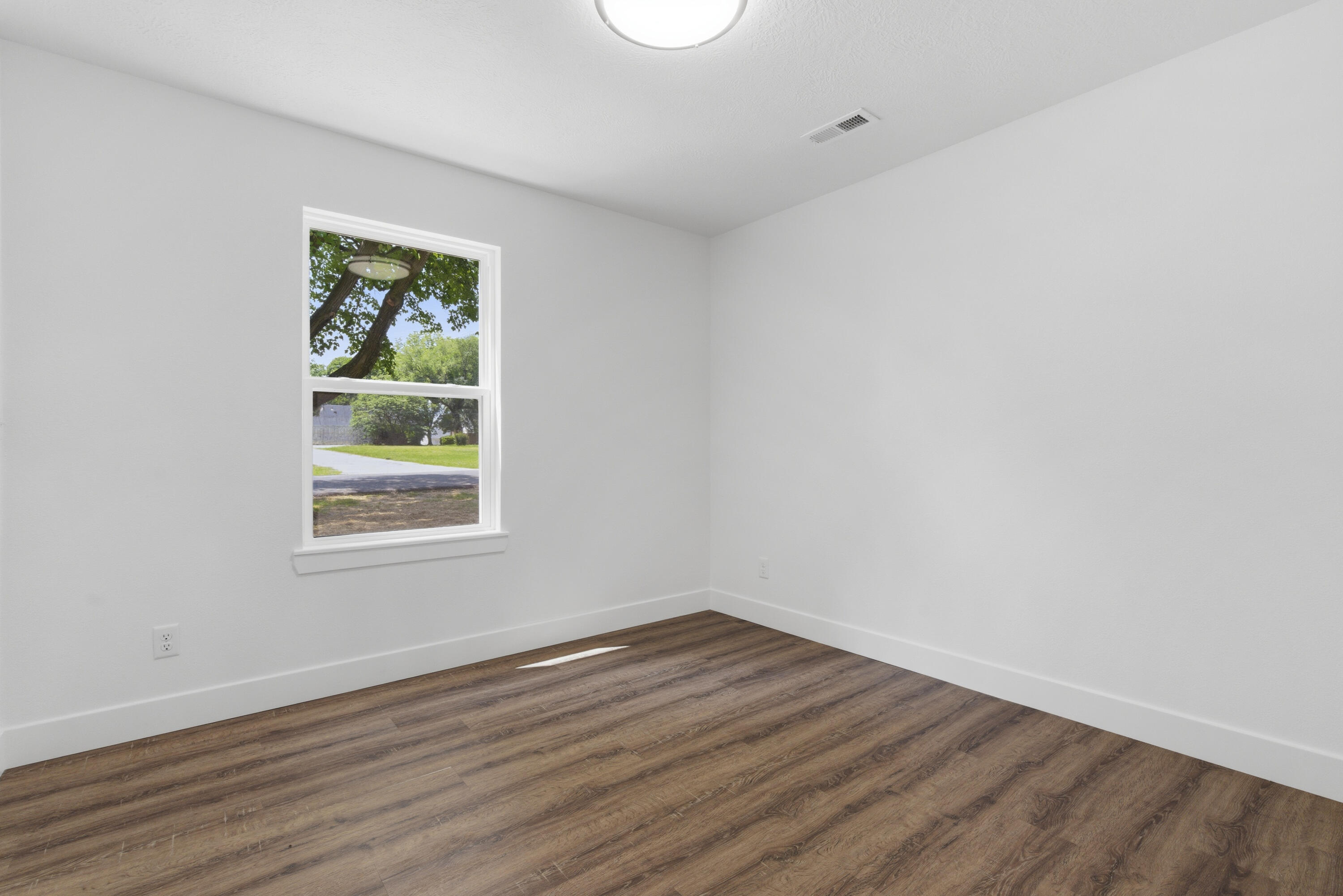 203 Vivian Street Property Photo 17