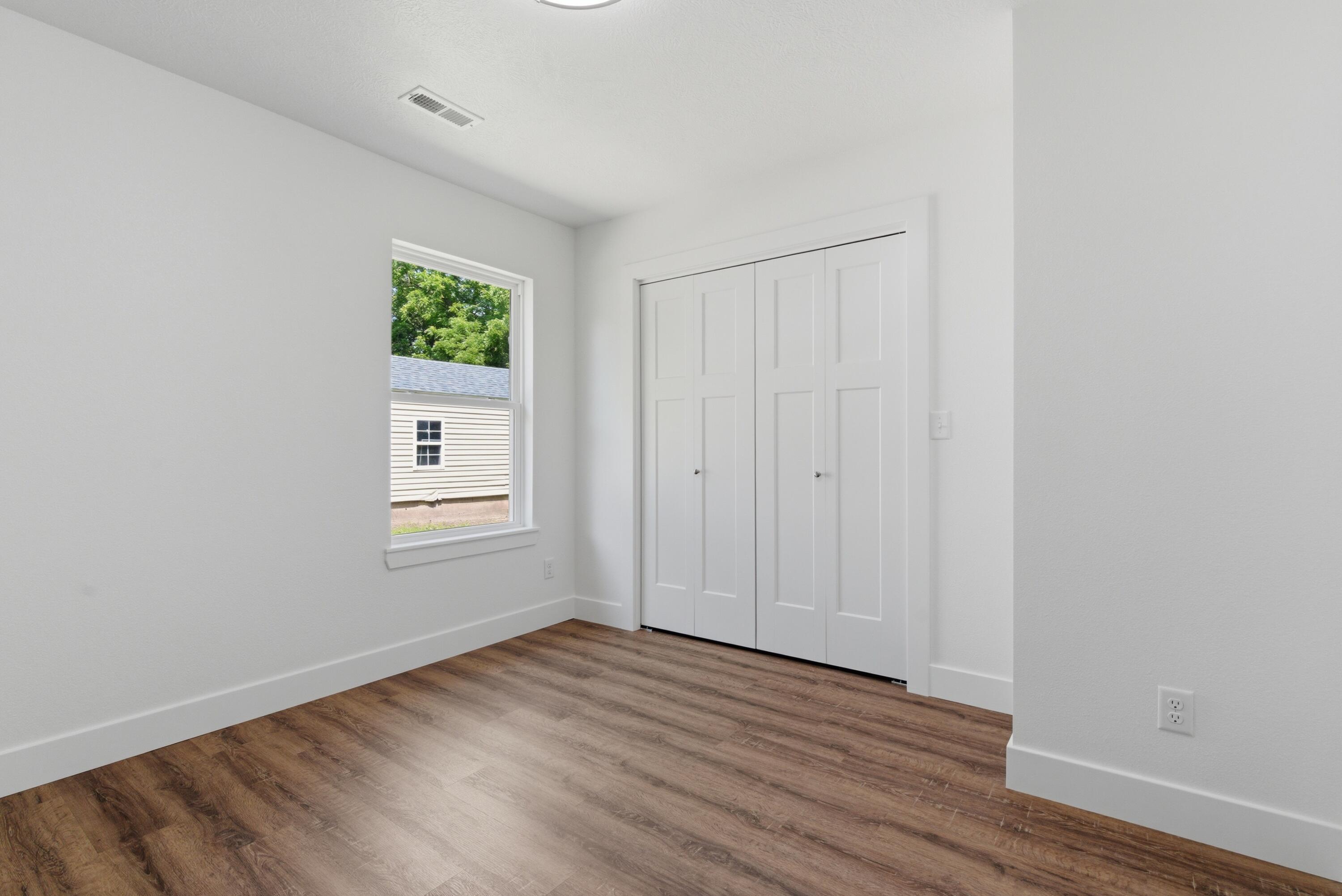 203 Vivian Street Property Photo 19