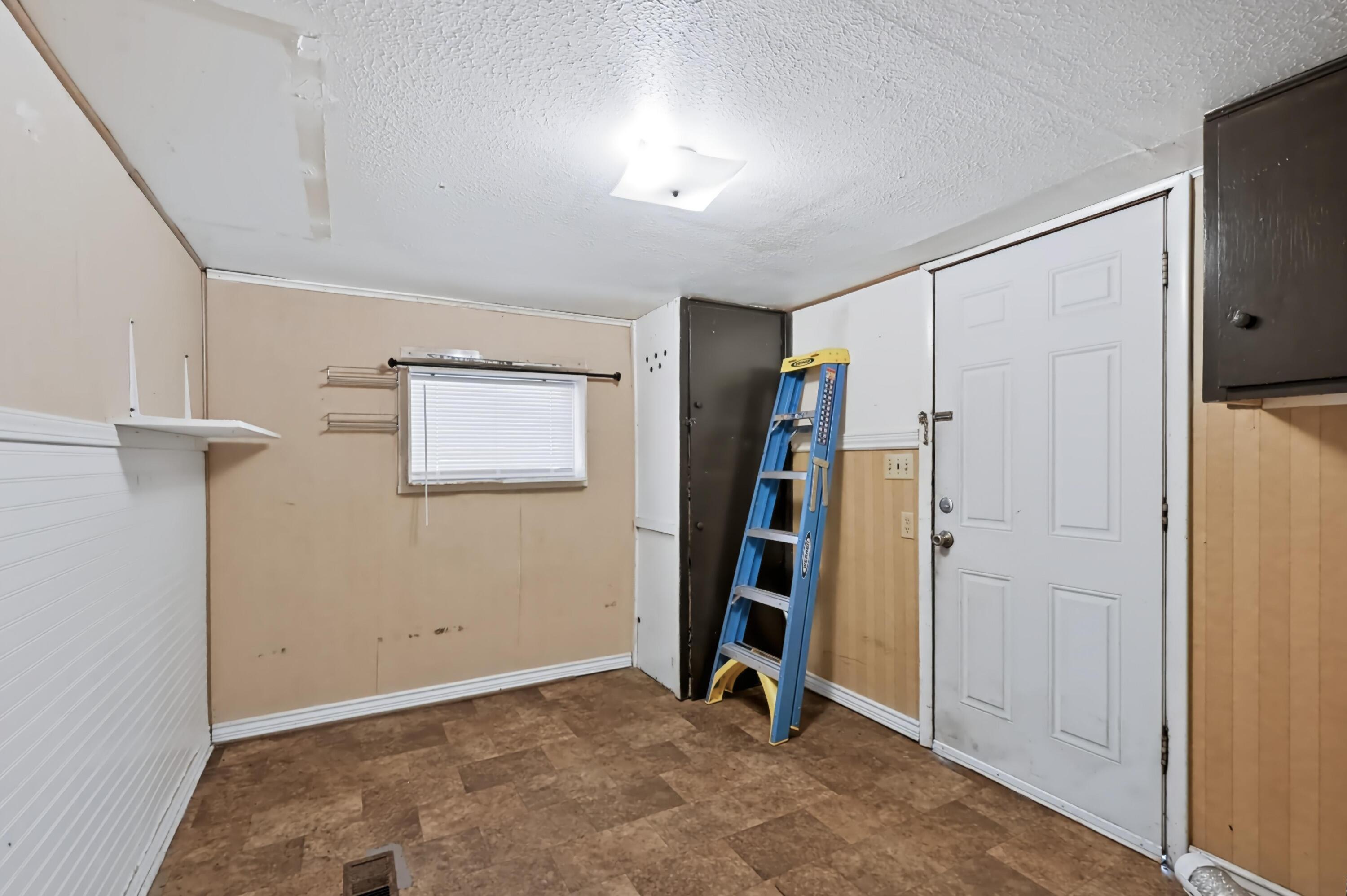 2031 South Pearl Avenue Property Photo 11