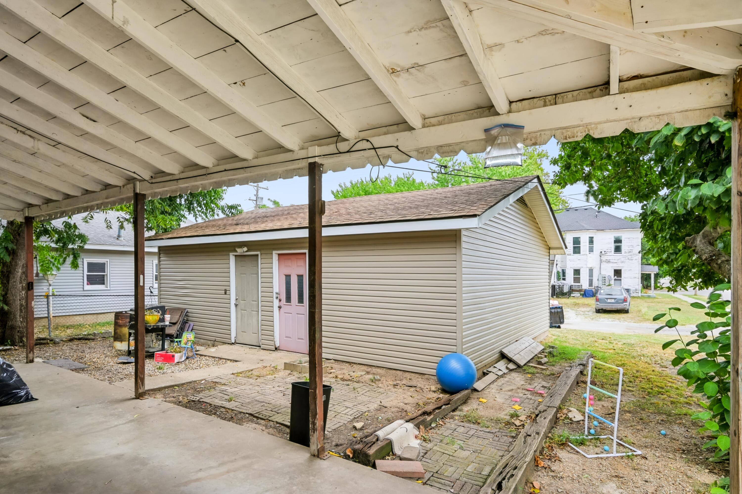 2031 South Pearl Avenue Property Photo 47