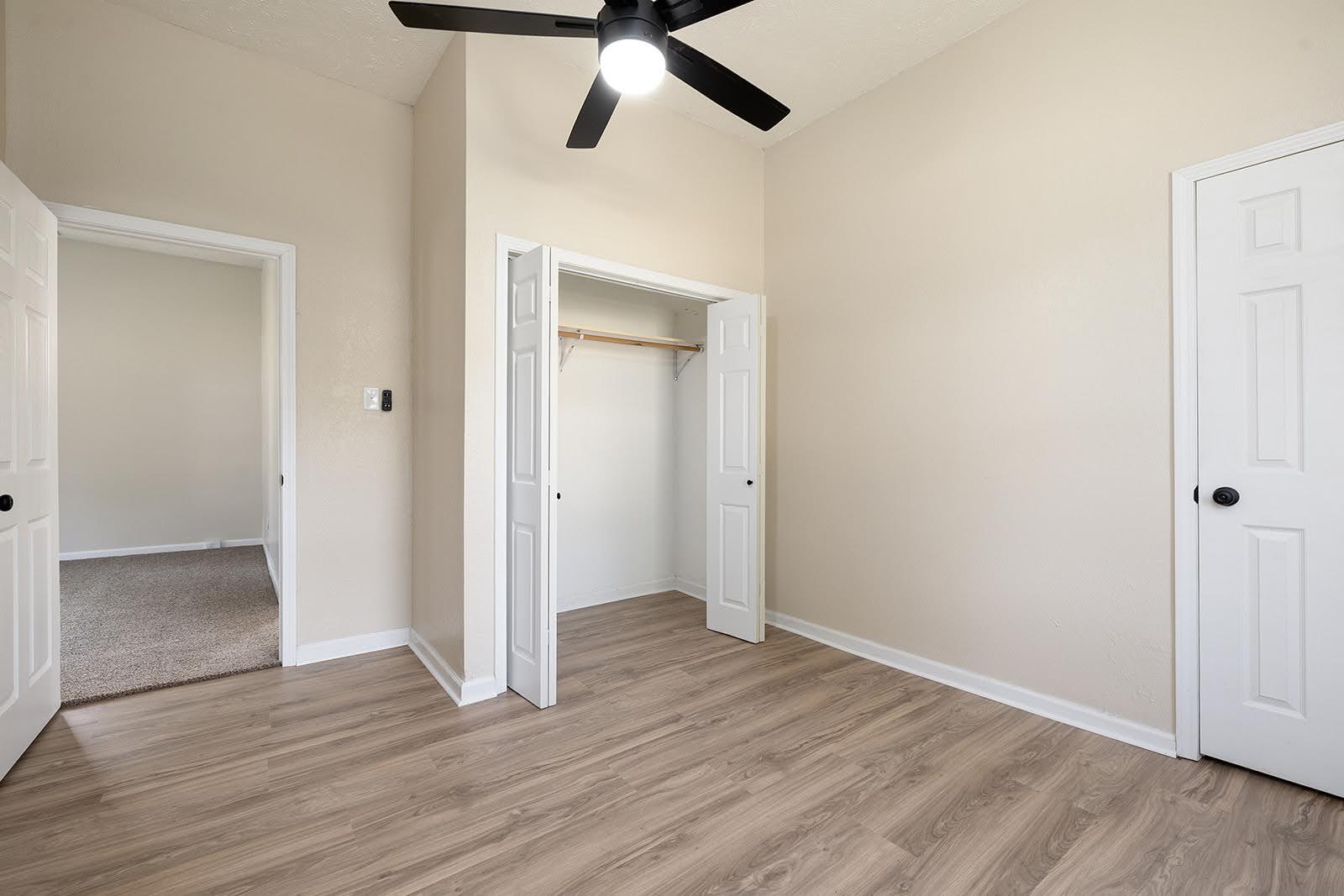 1217 North Forest Avenue Property Photo 7