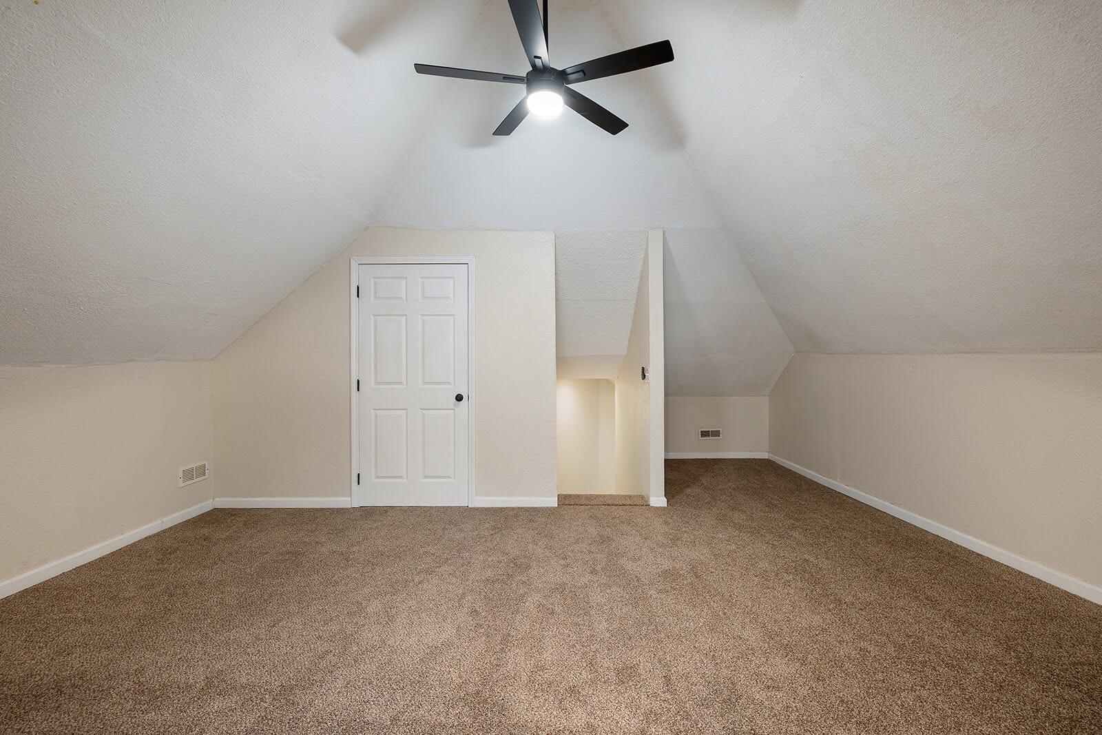 1217 North Forest Avenue Property Photo 11