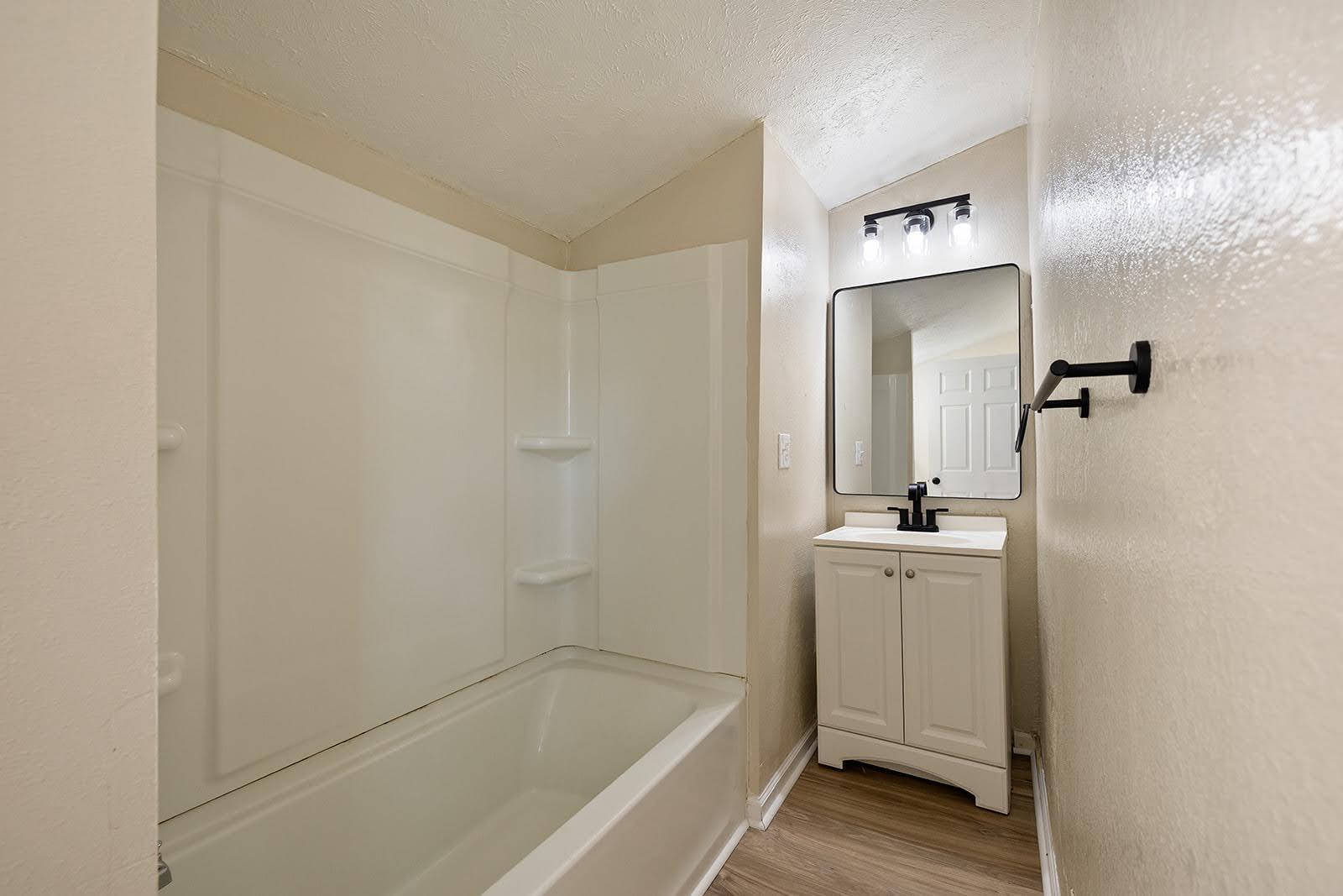1217 North Forest Avenue Property Photo 12