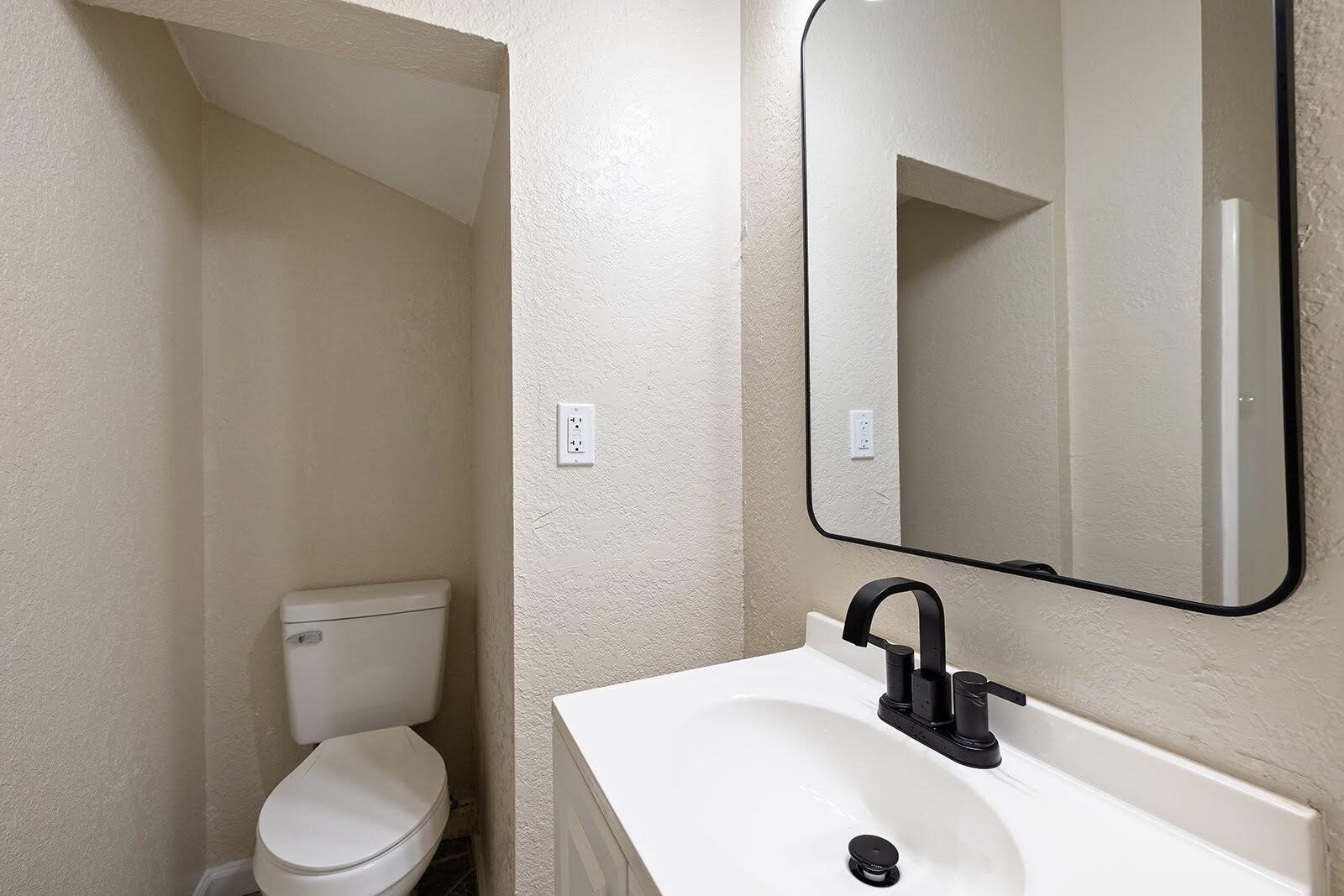 1217 North Forest Avenue Property Photo 14
