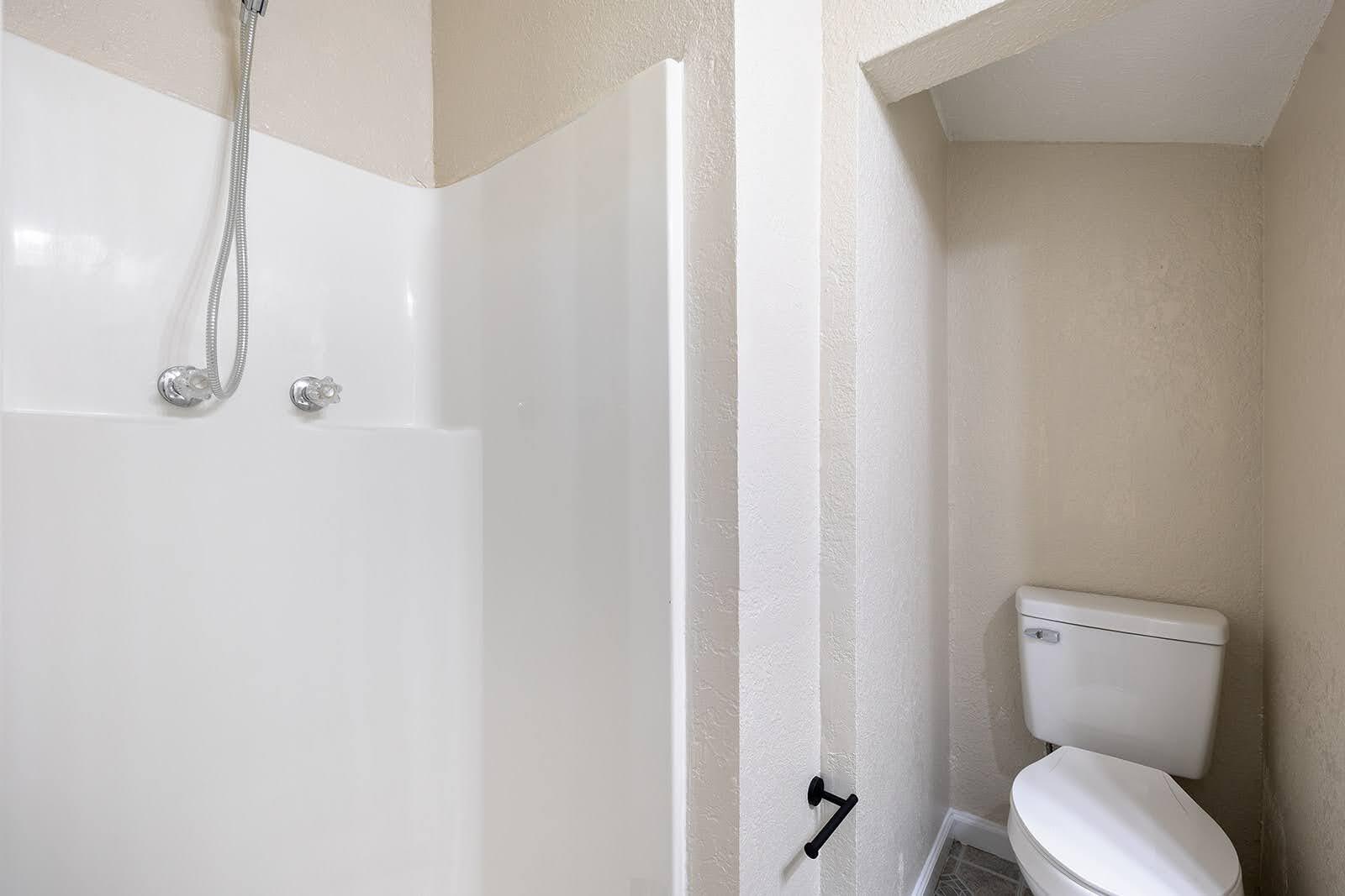 1217 North Forest Avenue Property Photo 15