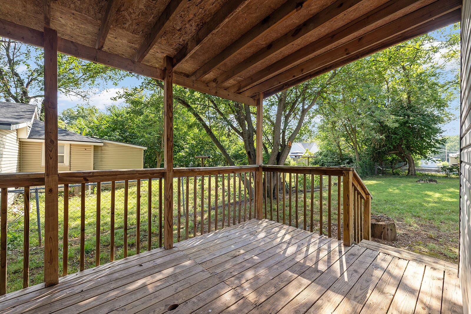 1217 North Forest Avenue Property Photo 16